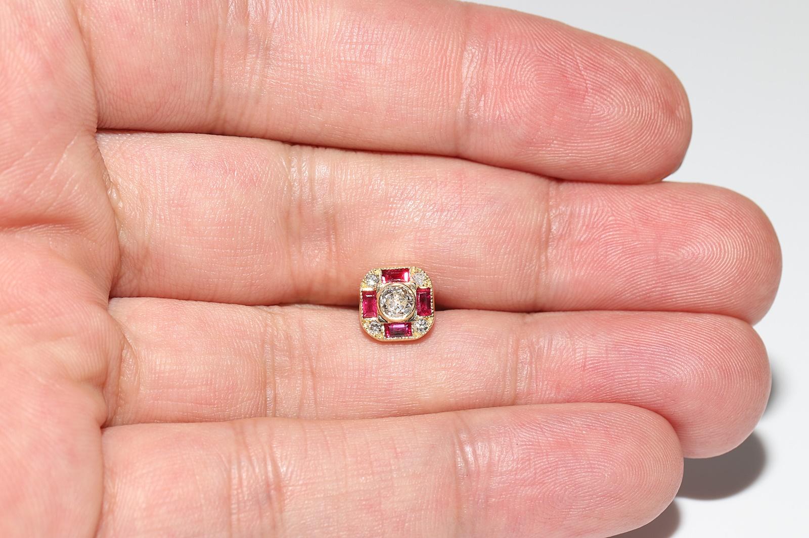 New Made 18k Gold Natural Diamond And Caliber Ruby Decorated Stud Earring For Sale 6