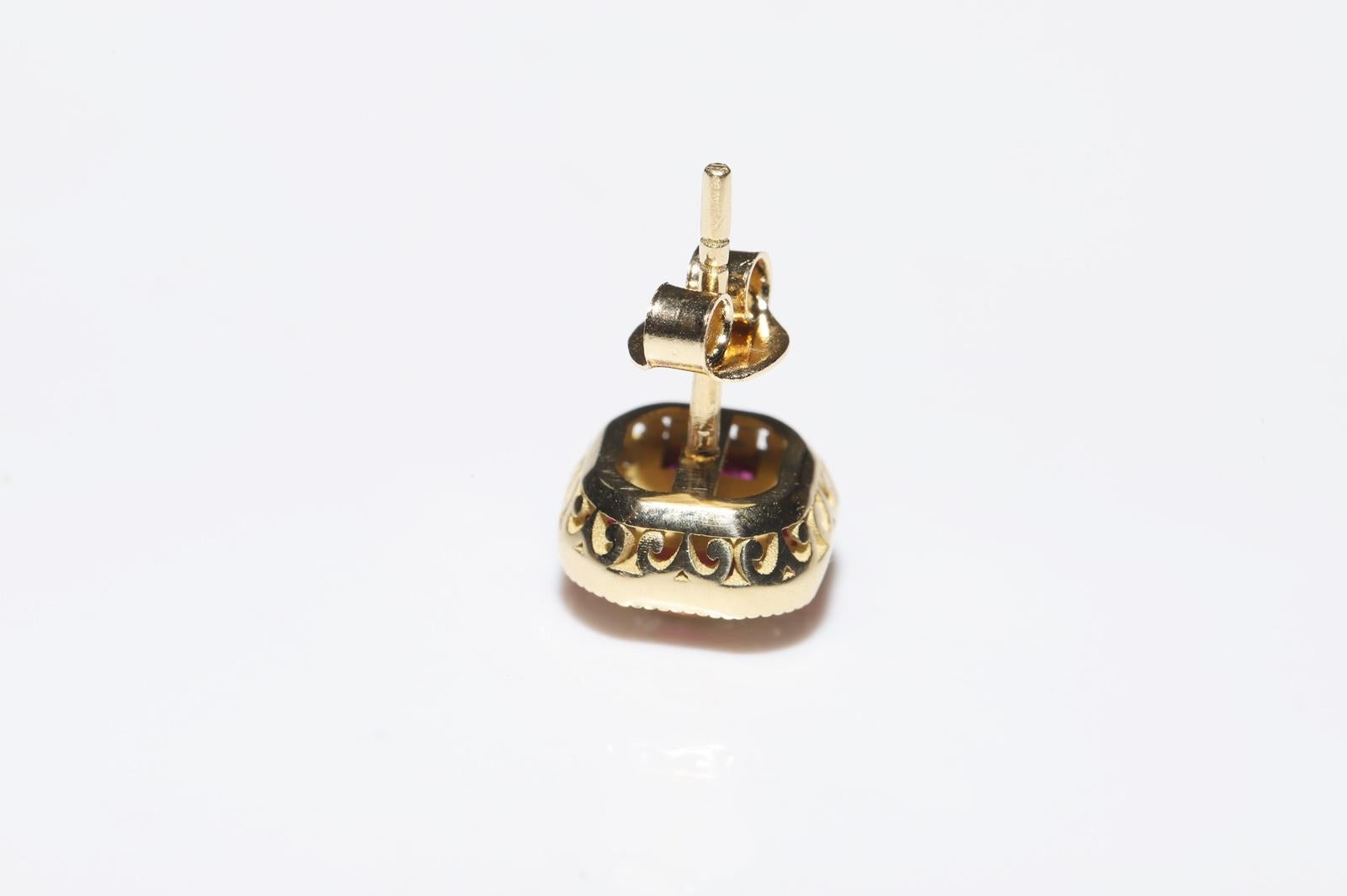 Orecchino di nuova fabbricazione in oro 18k con diamante naturale e rubino calibro decorato in vendita 3