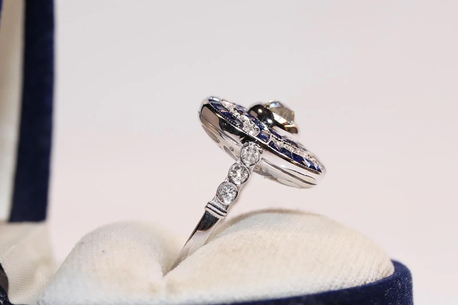 Bague de fabrication récente en or 18 carats décorée de diamants naturels et de saphirs calibrés en vente 4