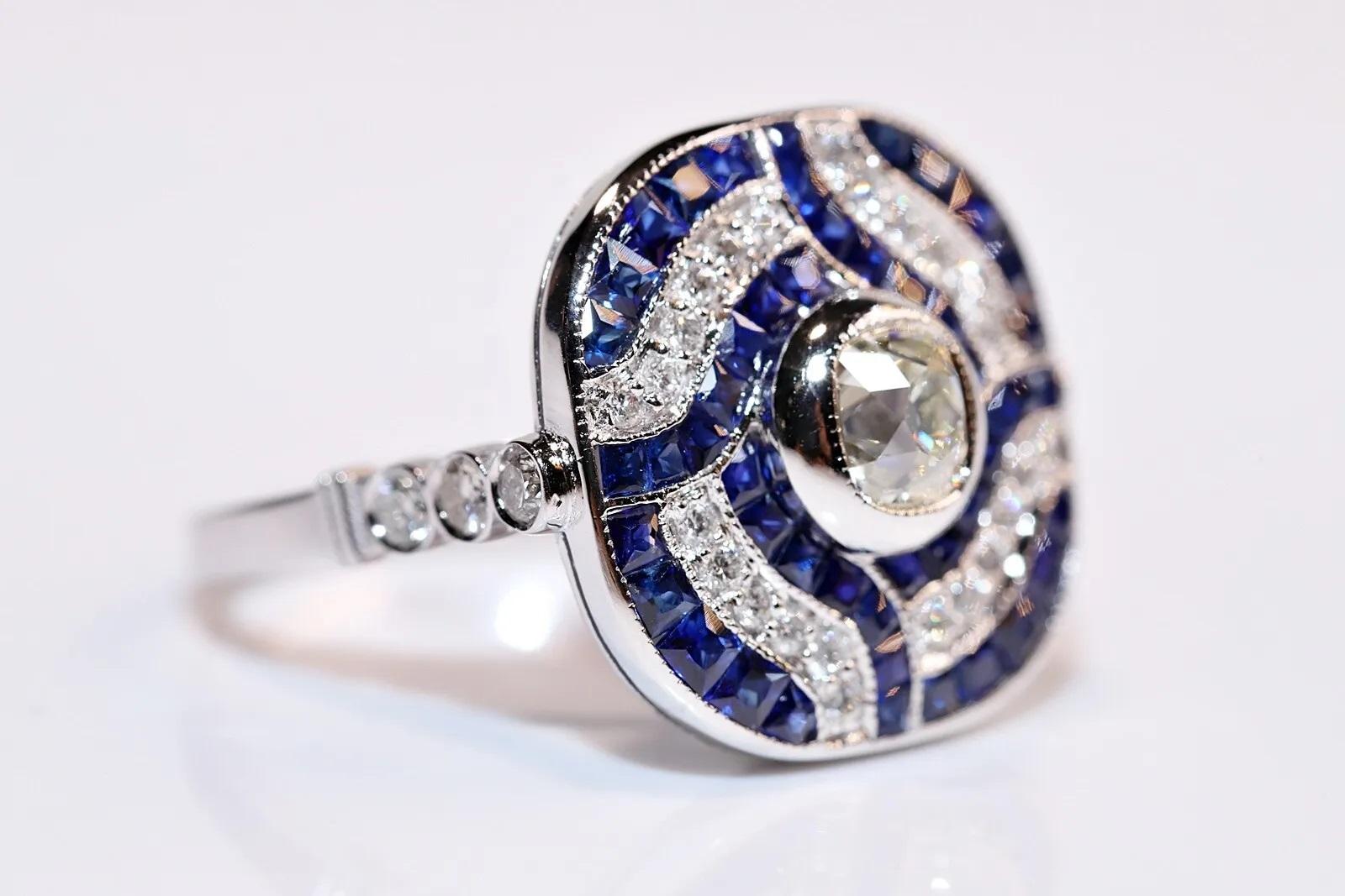 Bague de fabrication récente en or 18 carats décorée de diamants naturels et de saphirs calibrés en vente 7