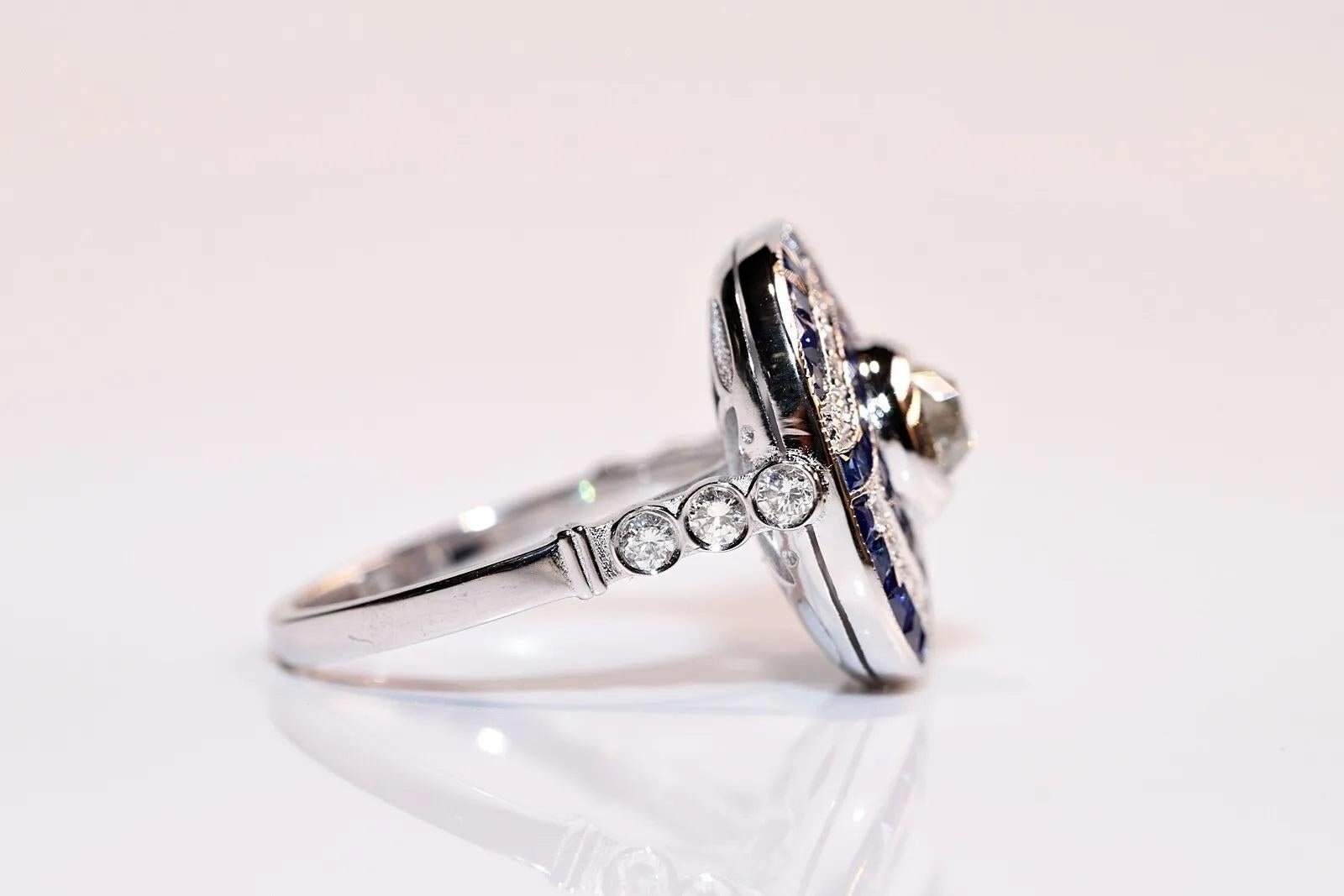 Moderne Bague de fabrication récente en or 18 carats décorée de diamants naturels et de saphirs calibrés en vente