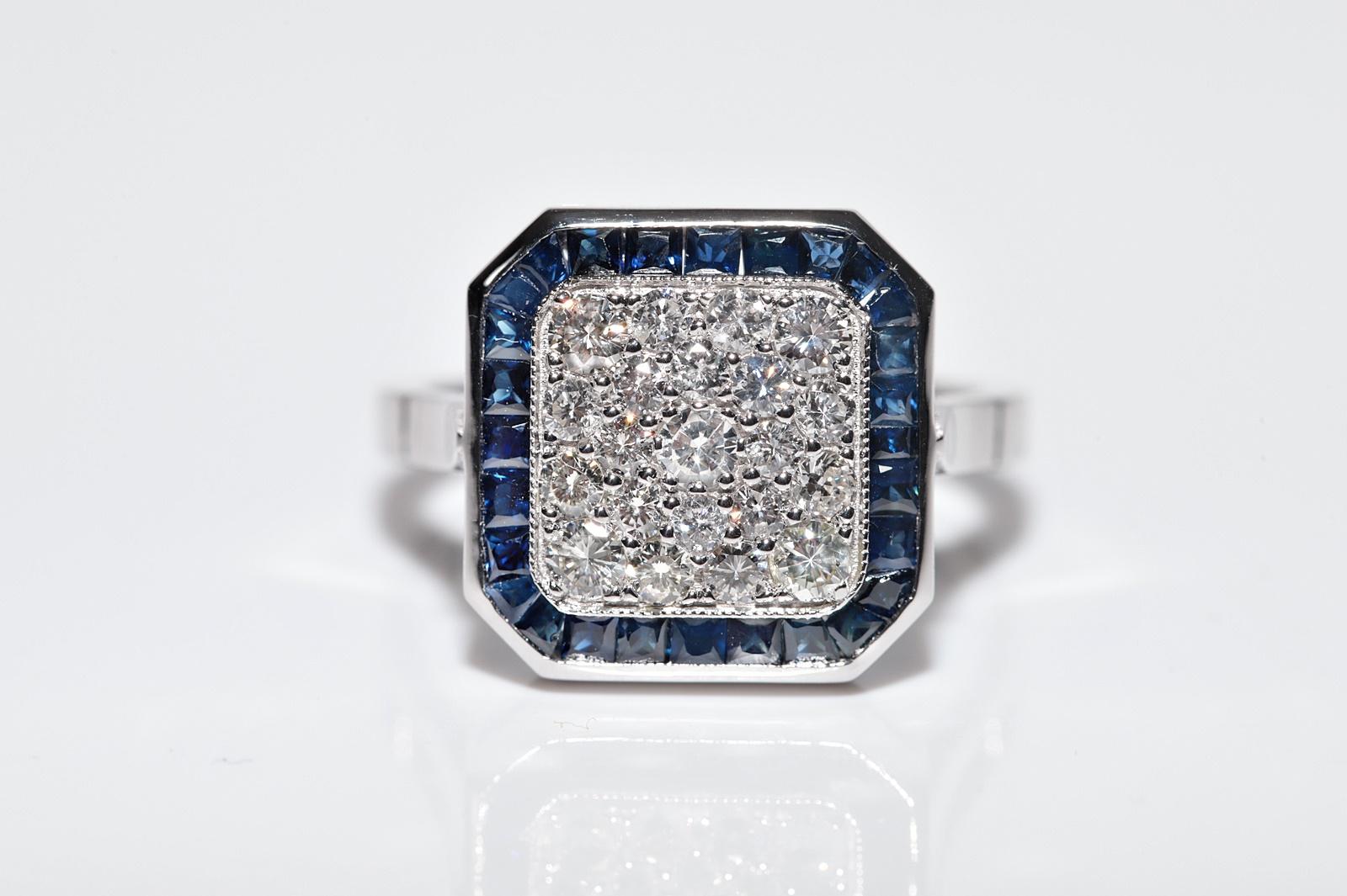 Taille brillant Bague de fabrication récente en or 18 carats décorée de diamants naturels et de saphirs taille calibre en vente