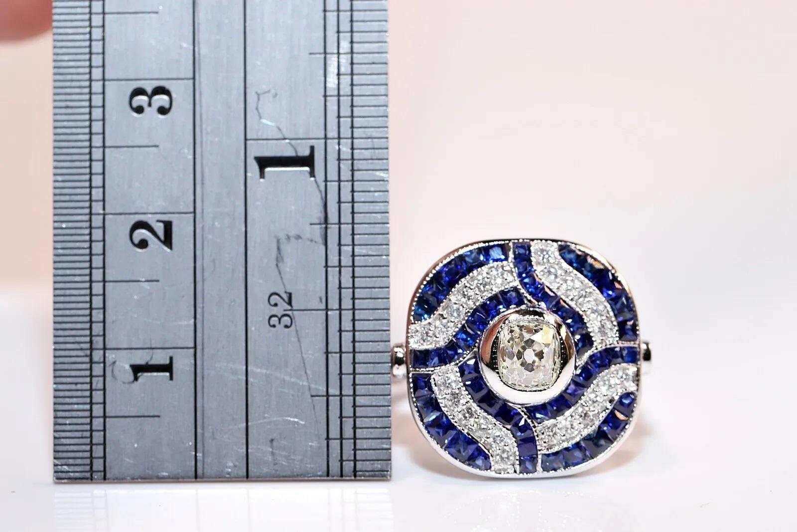 Taille vieille mine Bague de fabrication récente en or 18 carats décorée de diamants naturels et de saphirs calibrés en vente
