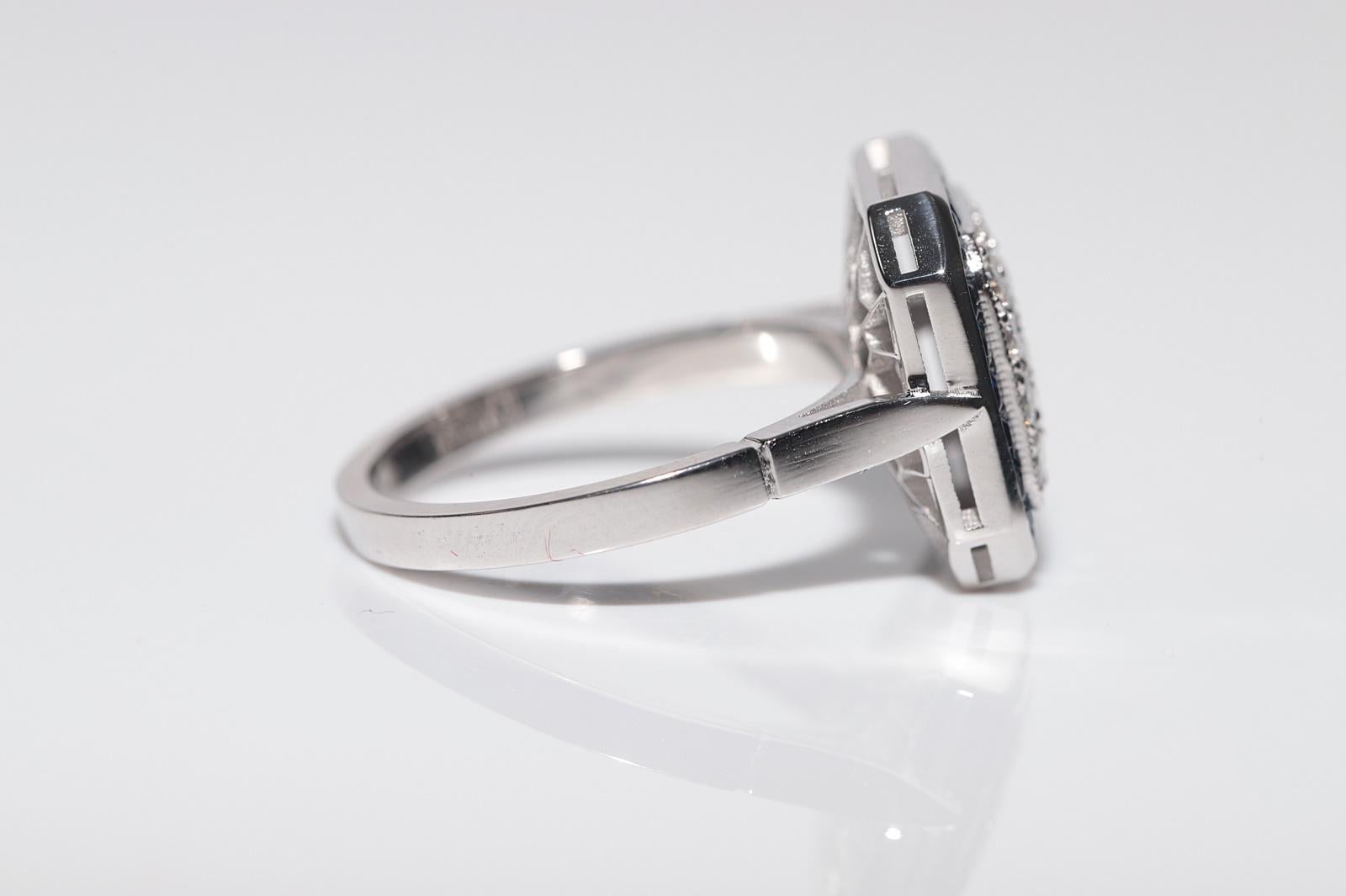 Bague de fabrication récente en or 18 carats décorée de diamants naturels et de saphirs taille calibre Pour femmes en vente