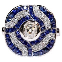 Neu hergestellter 18 Karat Gold Natürlicher Diamant und Kaliber-Saphir Dekorierter Ring