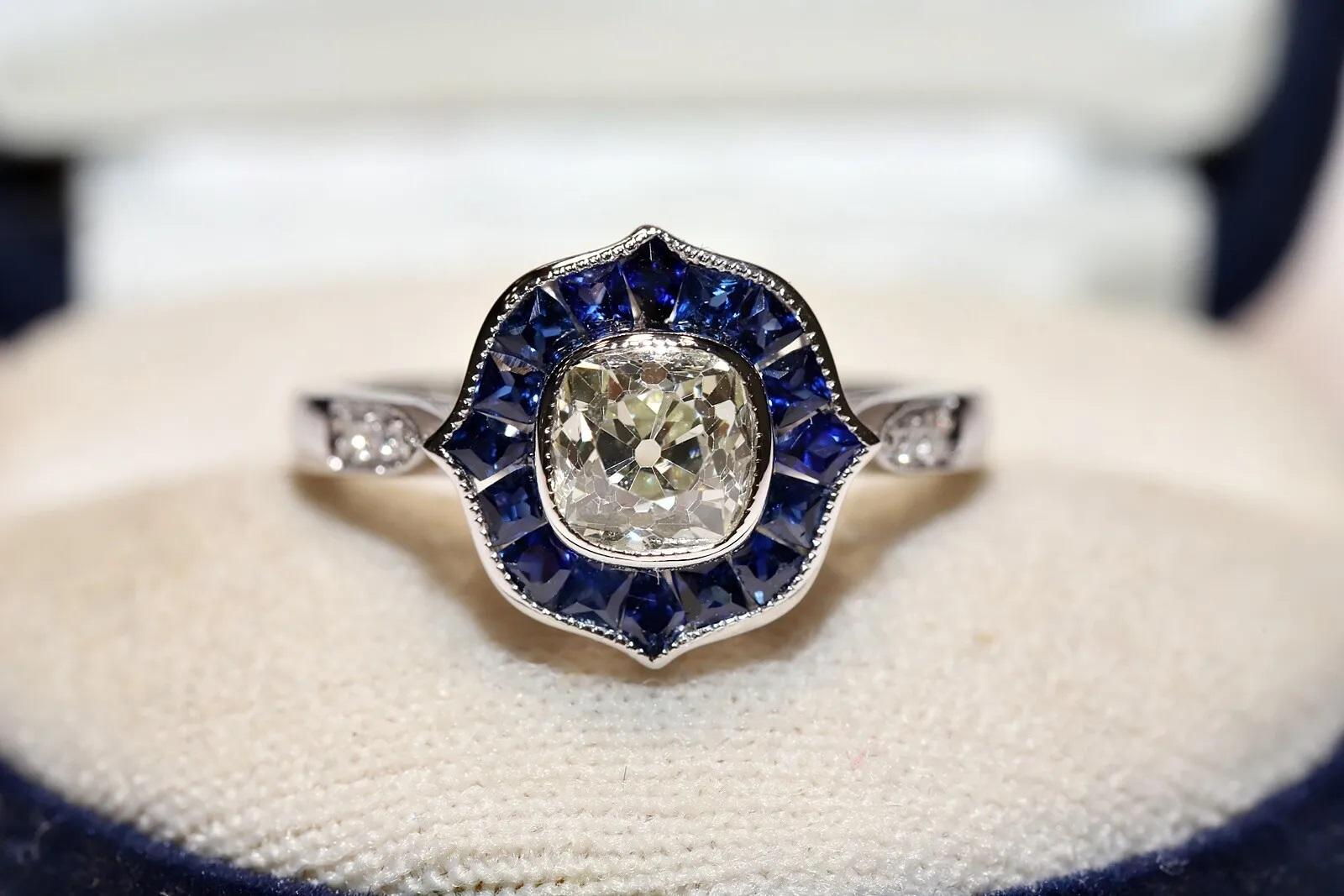New Made 18k Gold Natural Diamond And Caliber Sapphire Solitaire Ring For Sale 5