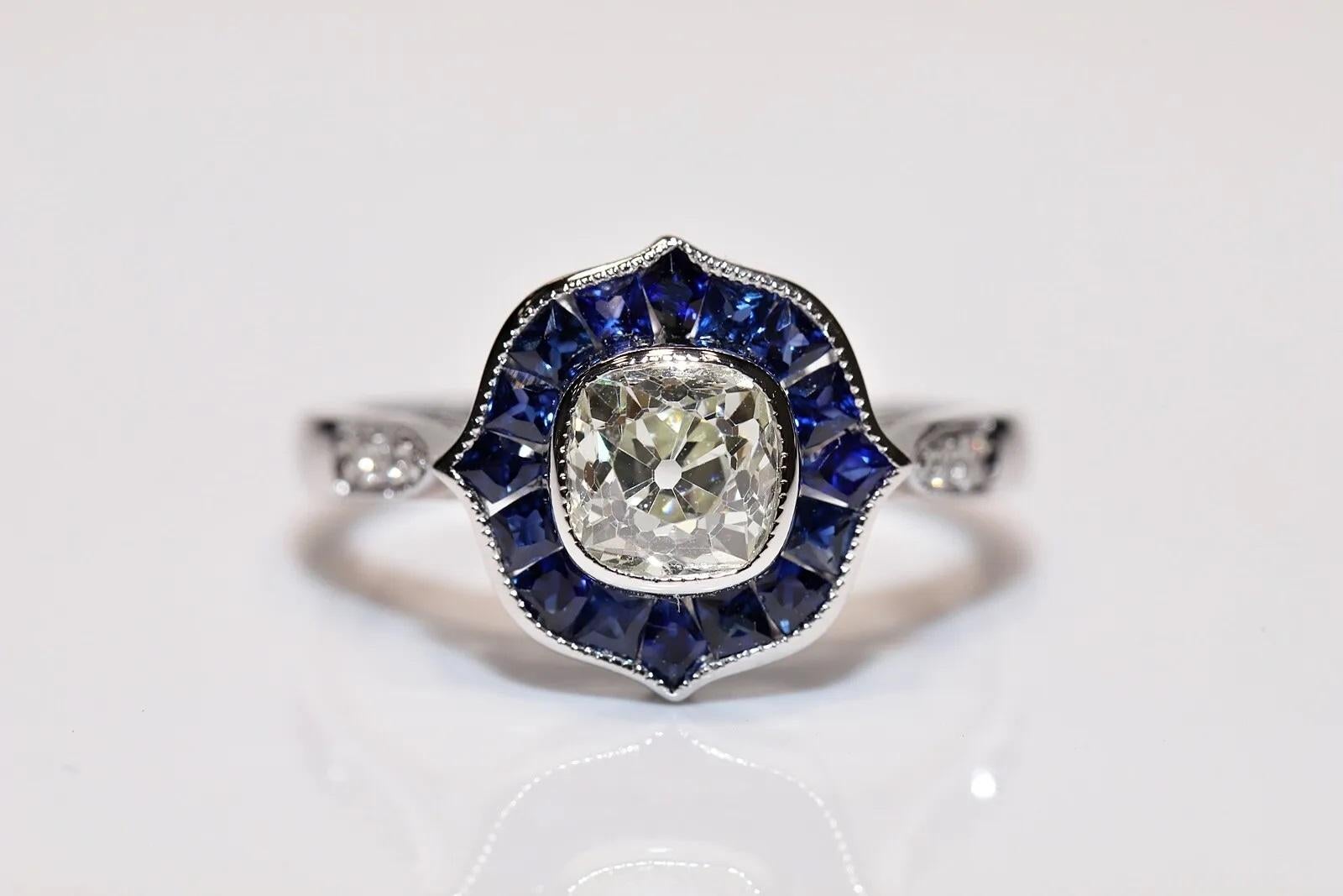New Made 18k Gold Natural Diamond And Caliber Sapphire Solitaire Ring For Sale 7