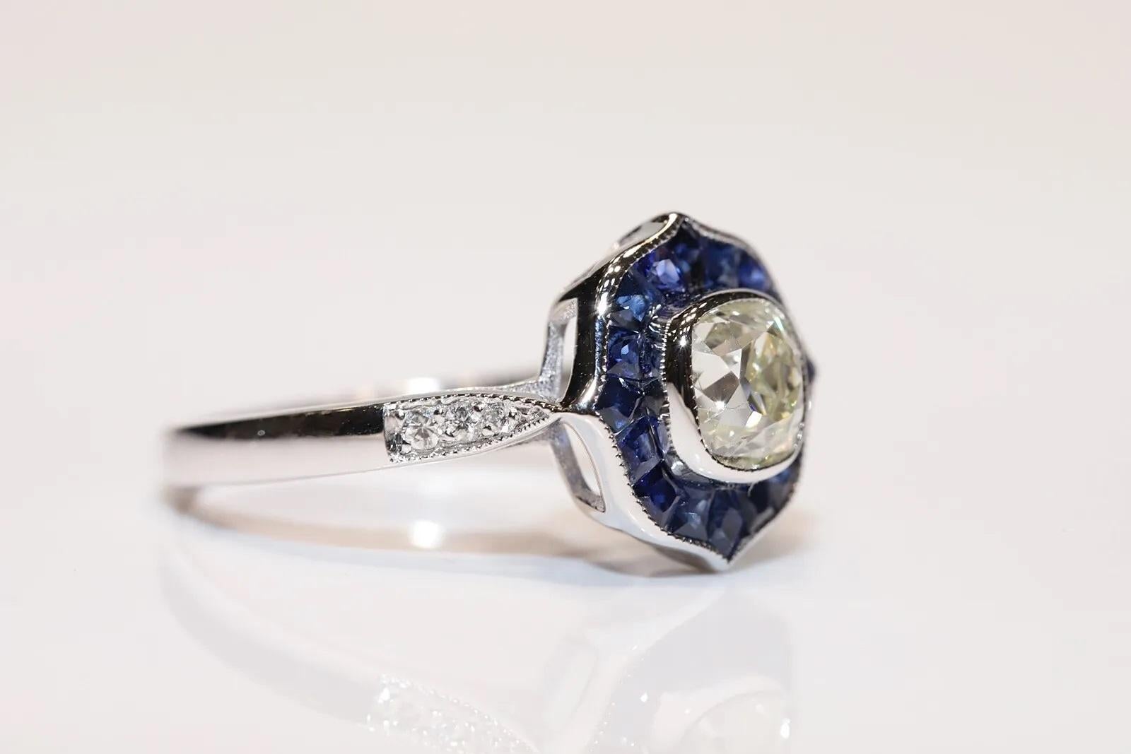 In very good condition.
Total weight is 4.1 grams.
Totally is Diamond 0.99 carat.
The diamond is has H-I color and vvs clarity.
Totally is caliber sapphire 1.05 carat.
Totally is side  diamond 0.06 carat.
Ring size is US 6.5 (We offer free