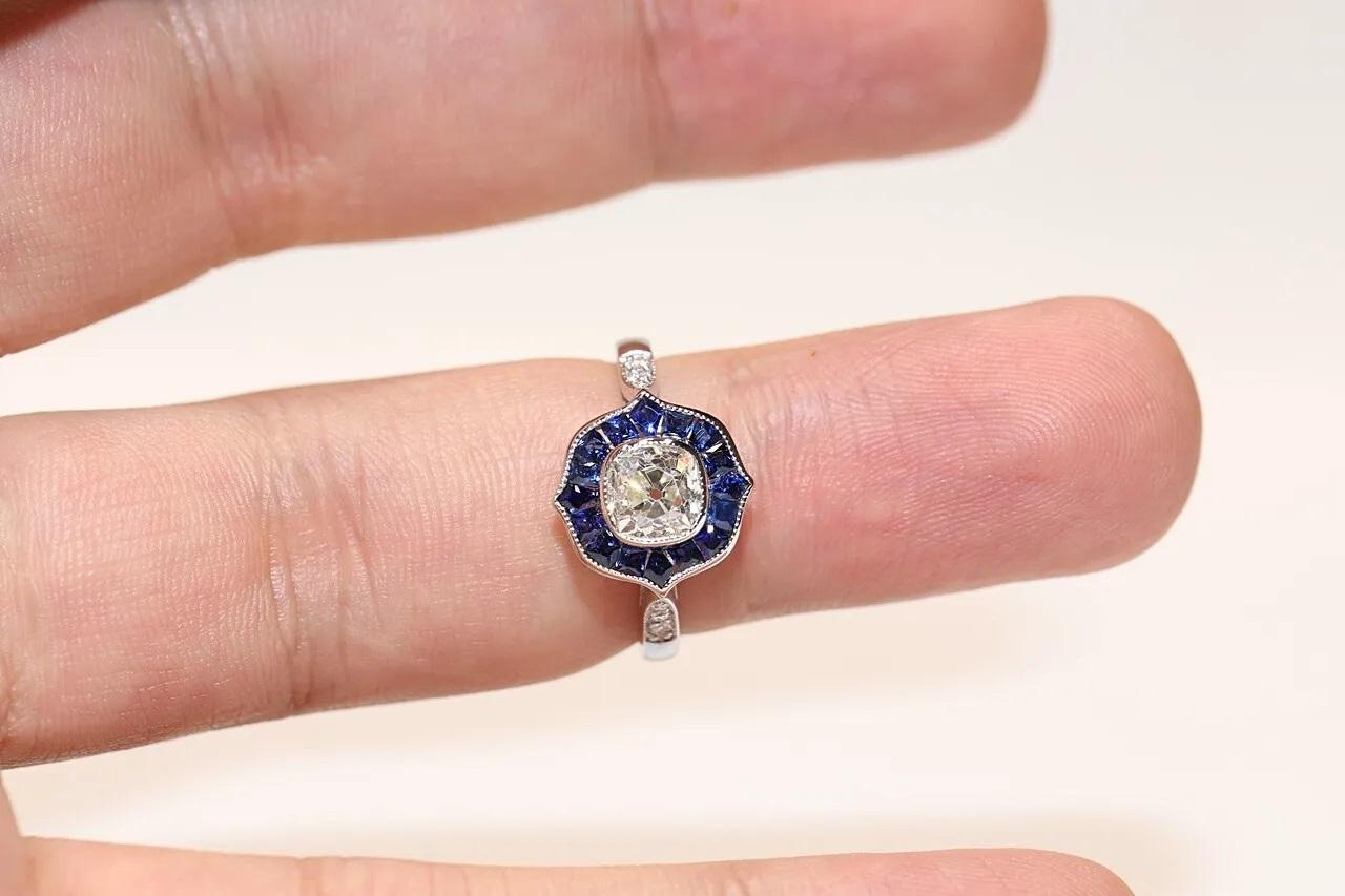 Bague solitaire en or 18 carats de fabrication récente, avec diamant naturel et saphir calibré en vente 3