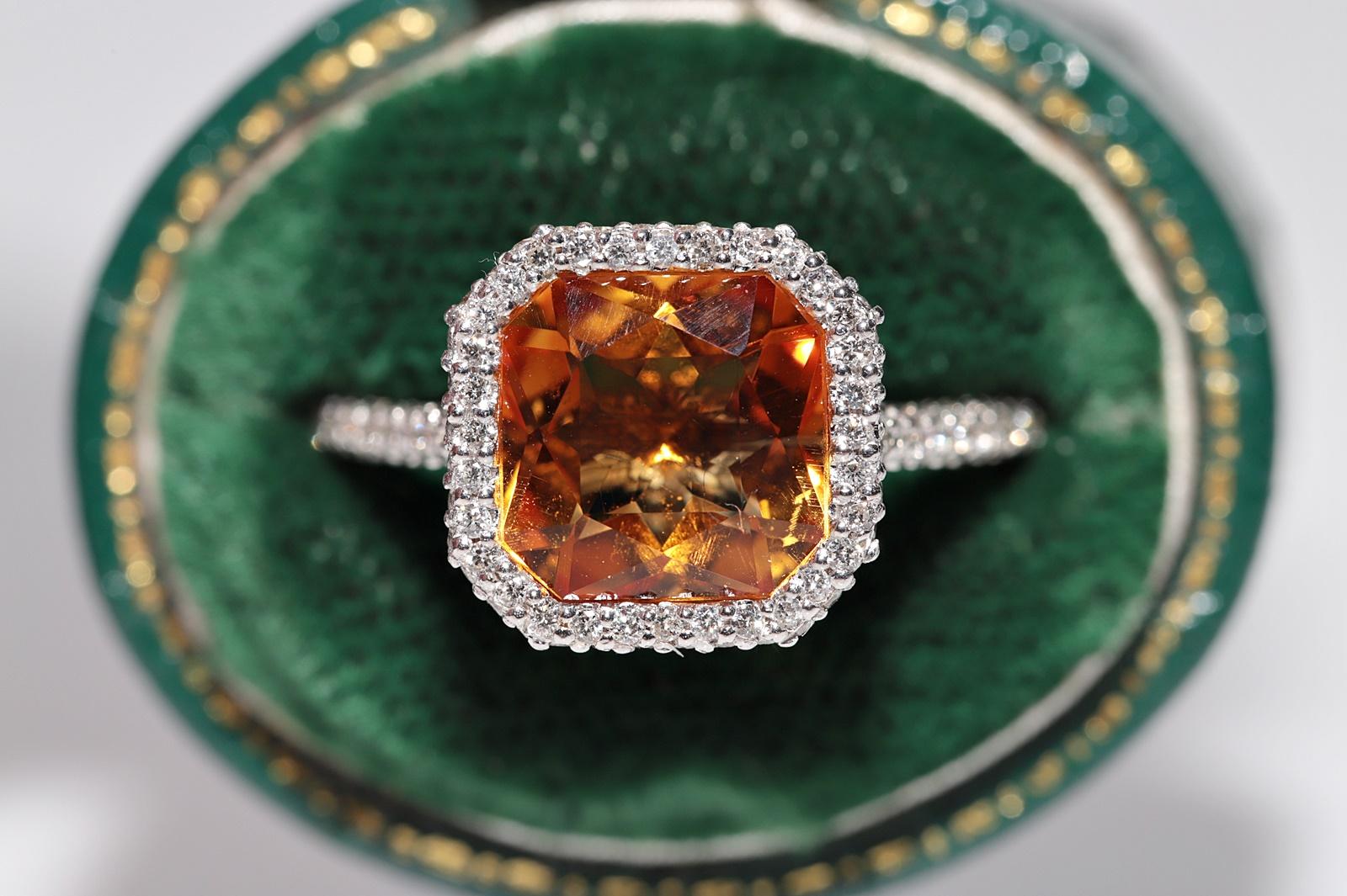 En muy buen estado.
El peso total es de 2,9 gramos.
Totalmente es diamante 0,60 ct.
El diamante es de color G-H y claridad vs-s1.
Totalmente es citrino 3.70 ct.
La talla del anillo es US 6.5
Podemos fabricar cualquier tamaño.
La caja no está