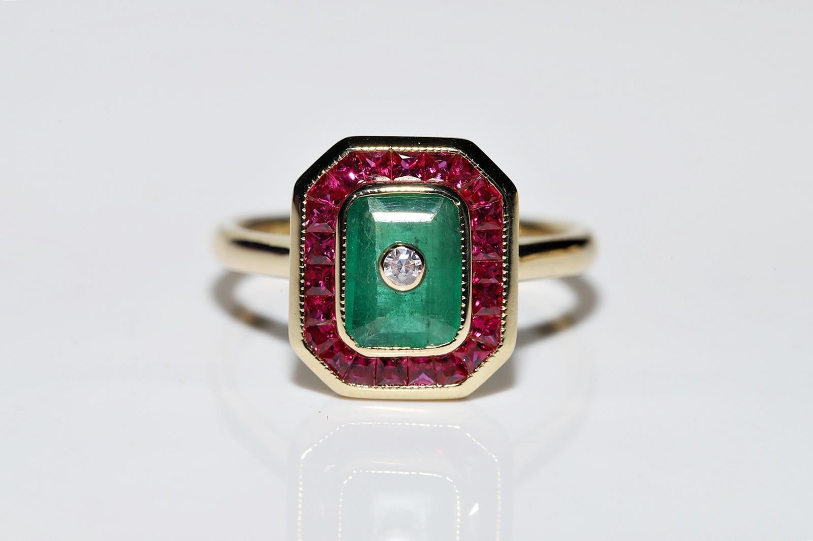 Brilliant Cut New Made 18k Gold Natural Diamond And Emerald Caliber Ruby Decorated Ring  For Sale
