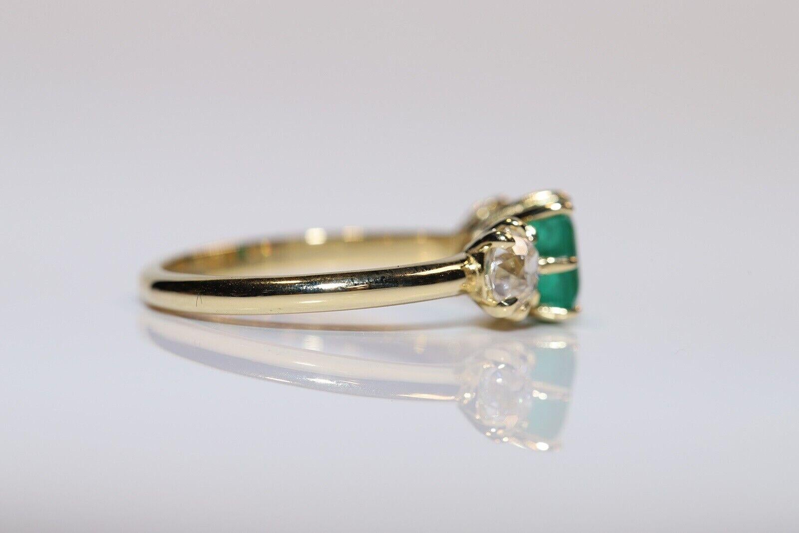 New Made 18k Gold Natural Diamond And Emerald Decorated Pretty Ring For Sale 1