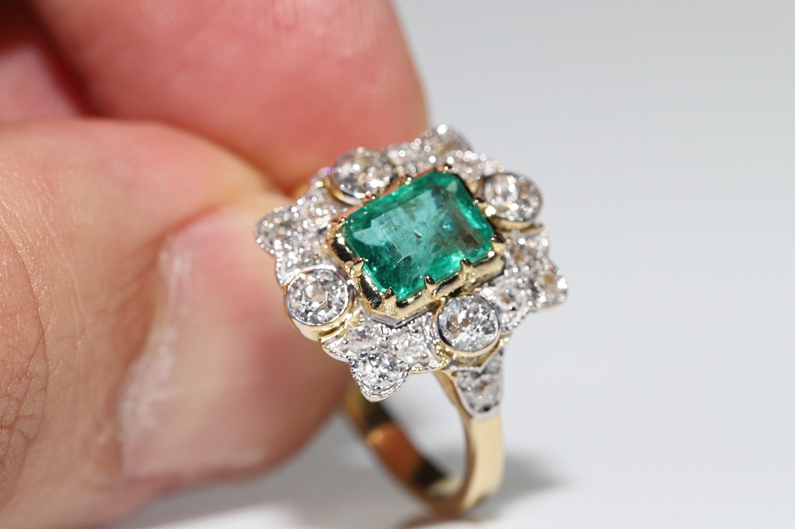 New Made 18k Gold natürlichen Diamanten und Smaragd verziert Ring im Angebot 5