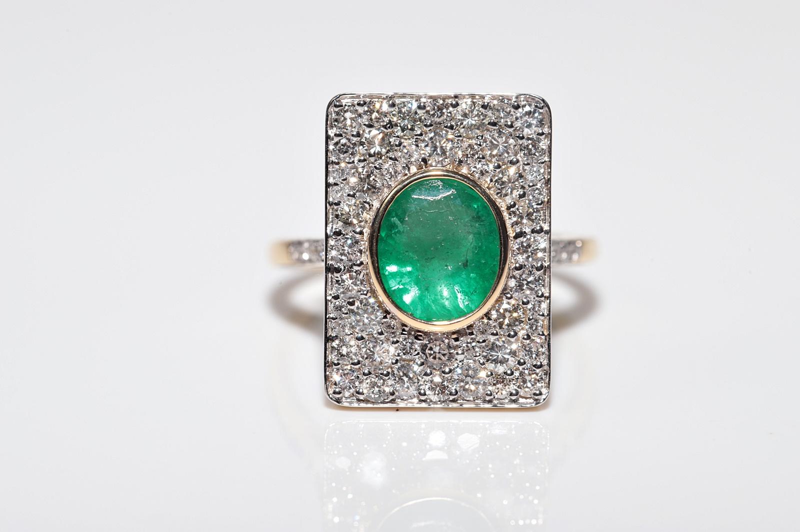 New Made 18k Gold Natural Diamond And Emerald Squre Style Ring For Sale 4