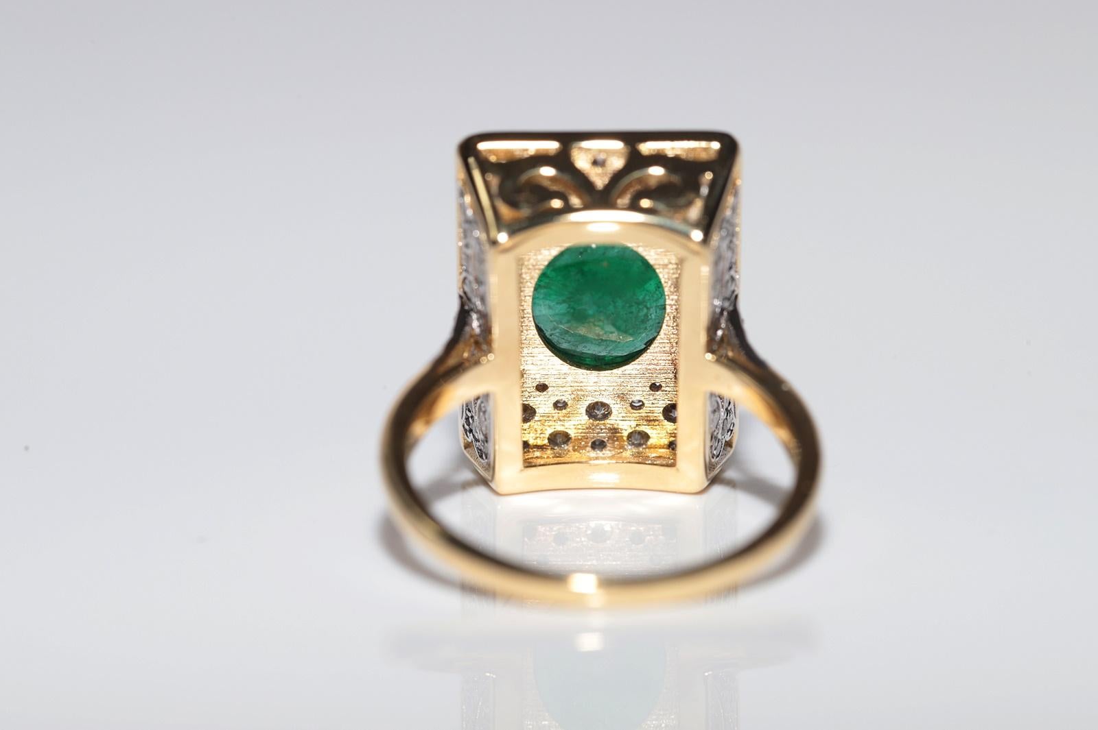 New Made 18k Gold Natural Diamond And Emerald Squre Style Ring For Sale 7