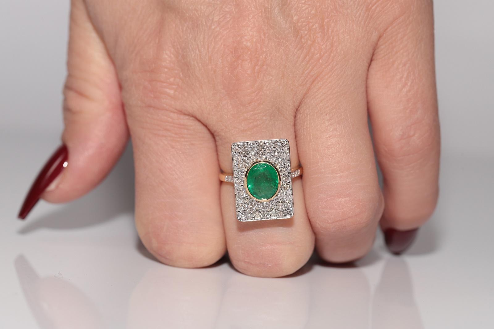 New Made 18k Gold Natural Diamond And Emerald Squre Style Ring In Good Condition For Sale In Fatih/İstanbul, 34