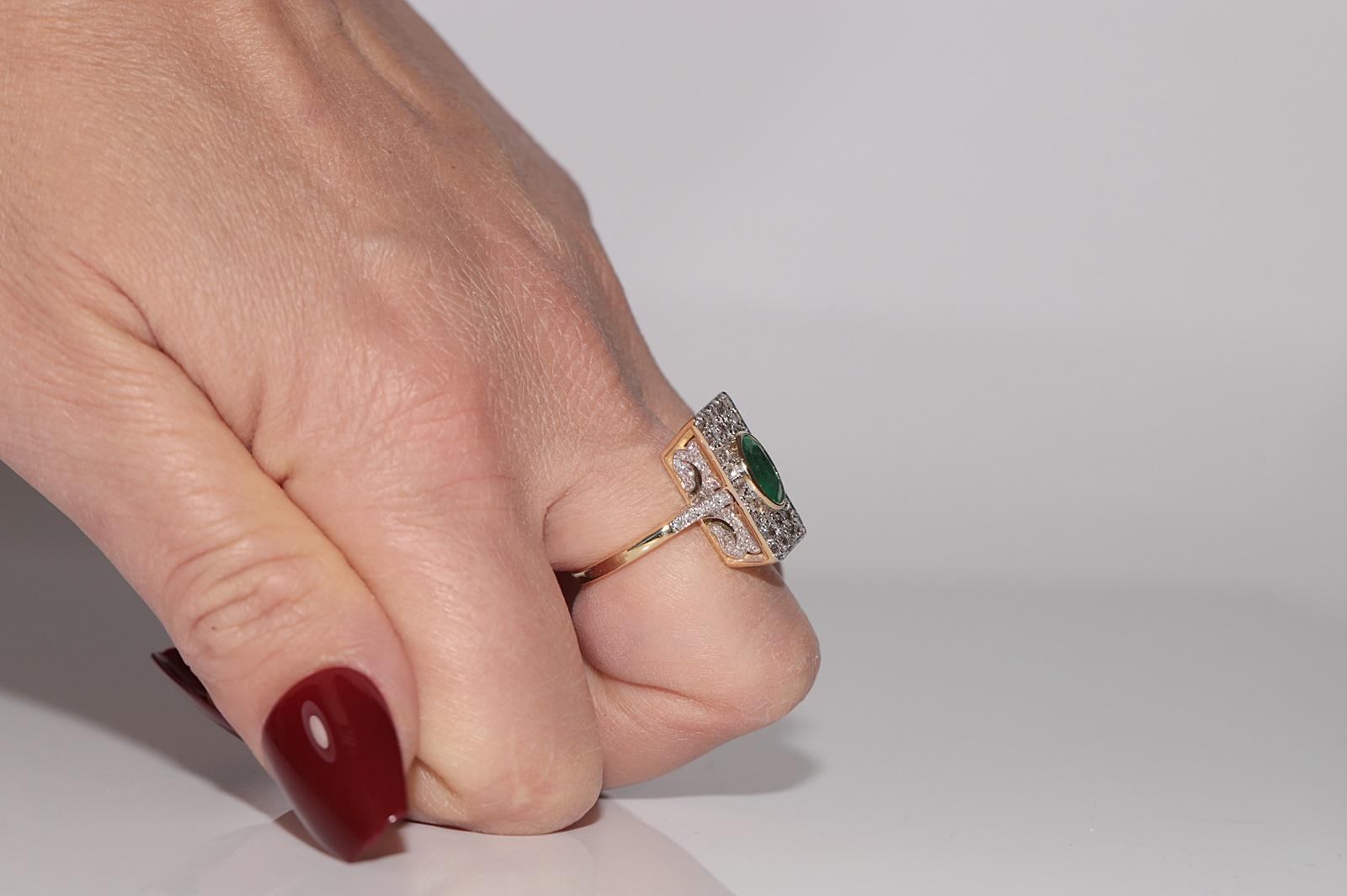 New Made 18k Gold Natural Diamond And Emerald Squre Style Ring For Sale 1