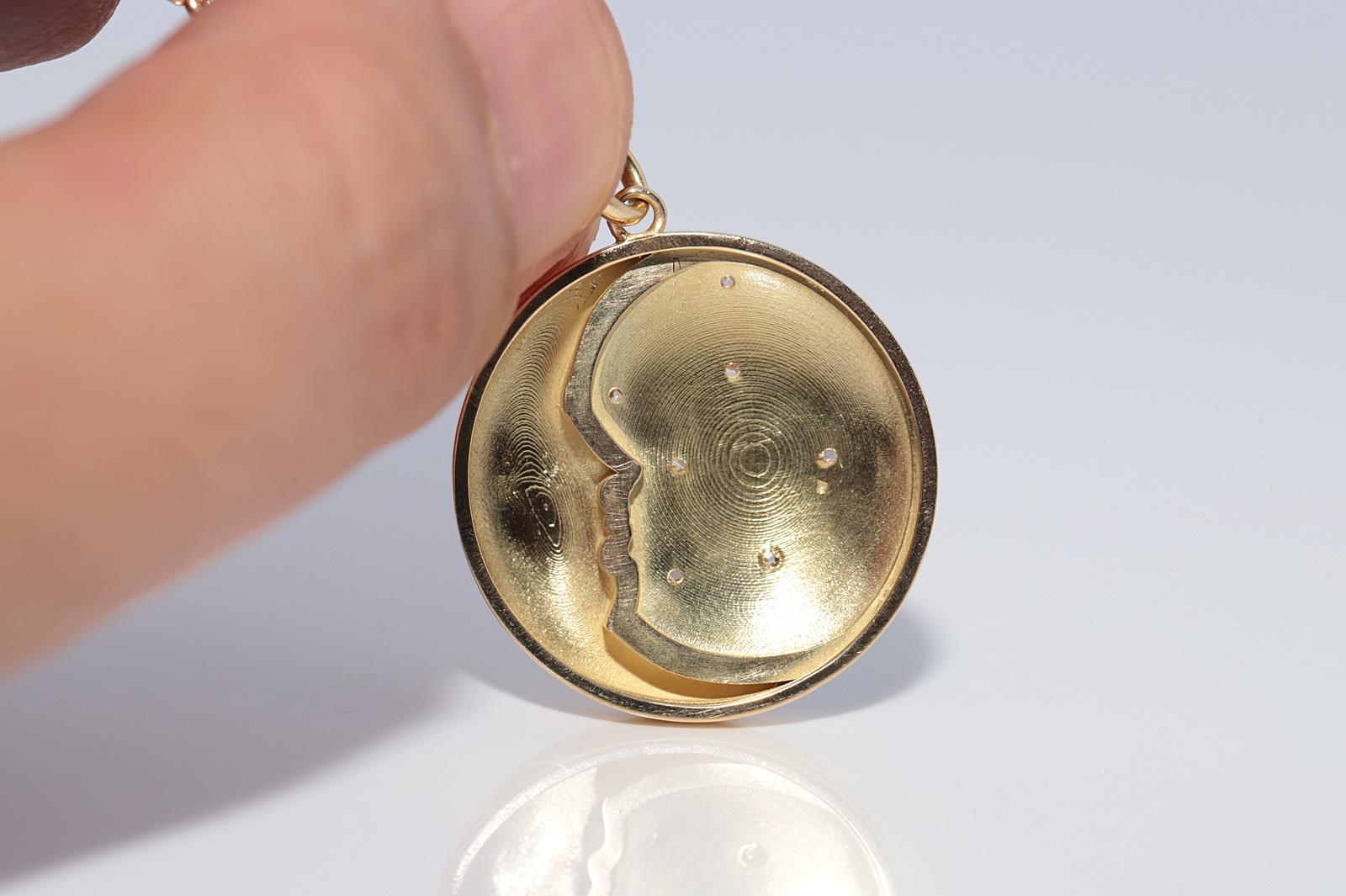 New Made Collier pendentif Moon en or 18k orné de diamants naturels et d'émail en vente 6