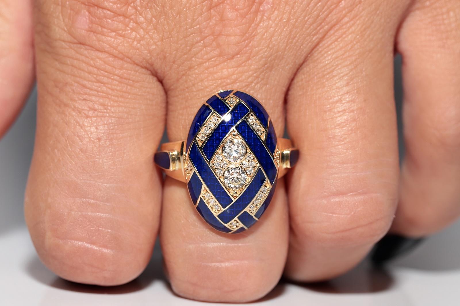 New Made 18k Gold Natural Diamond And Enamel Decorated Oval Ring For Sale 11