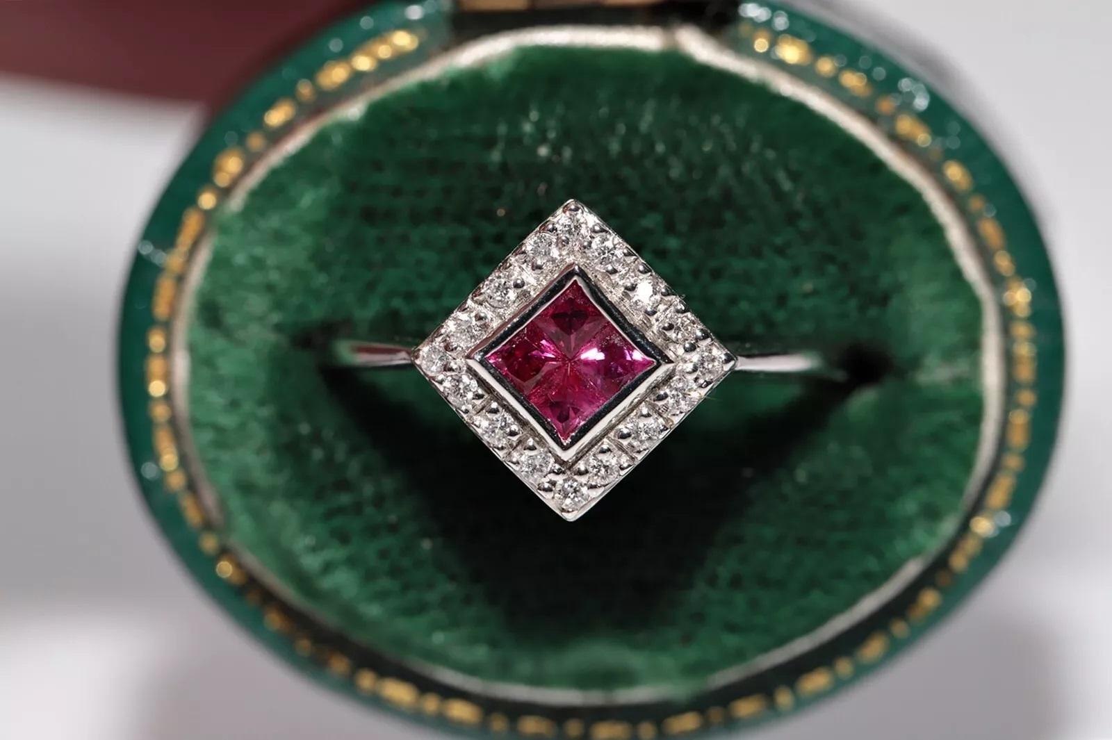 Anillo decorado con diamantes naturales y rubíes talla princesa en oro de 18 quilates de nueva factura en venta 7
