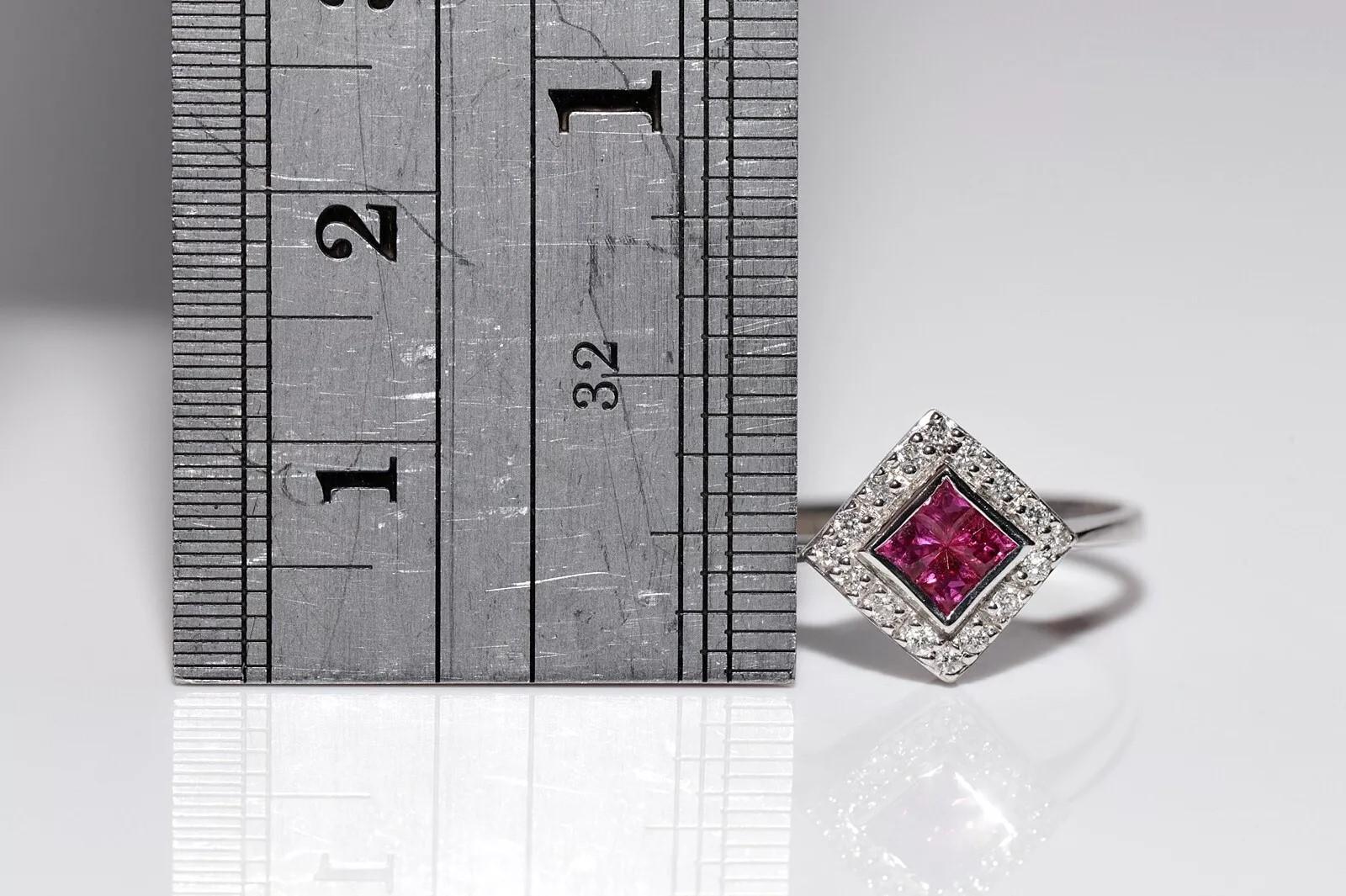 Anillo decorado con diamantes naturales y rubíes talla princesa en oro de 18 quilates de nueva factura Corte brillante en venta
