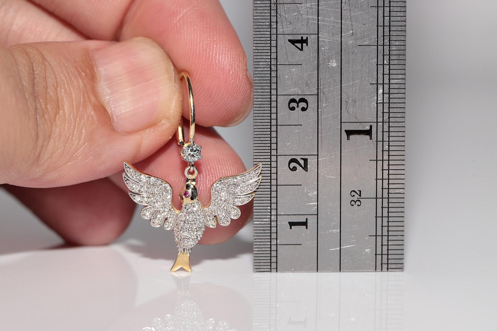 Pendiente de oro de 18 quilates con diamante natural y rubí decorado con pájaro en venta 6