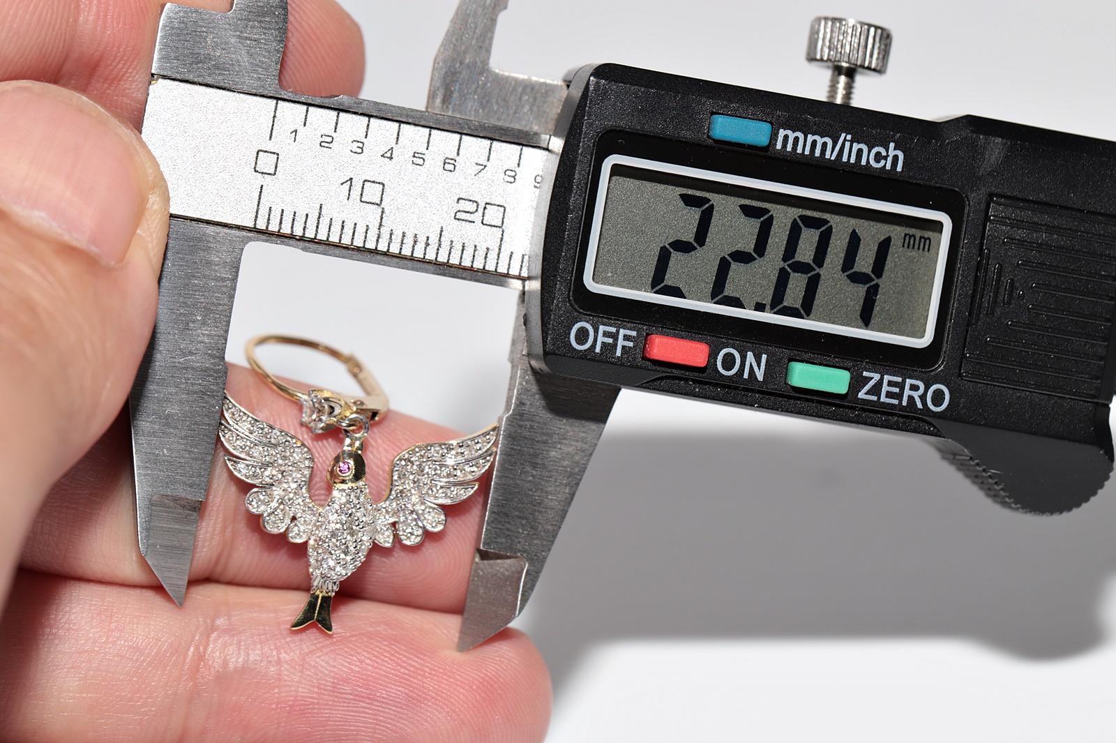 Pendiente de oro de 18 quilates con diamante natural y rubí decorado con pájaro en venta 10