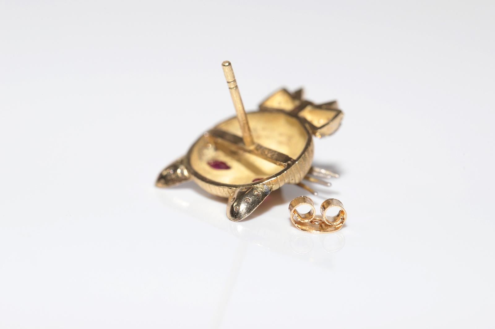 New Made 18k Gold Natural Diamond And Ruby Decorated Cat Design Stud Earring For Sale 5