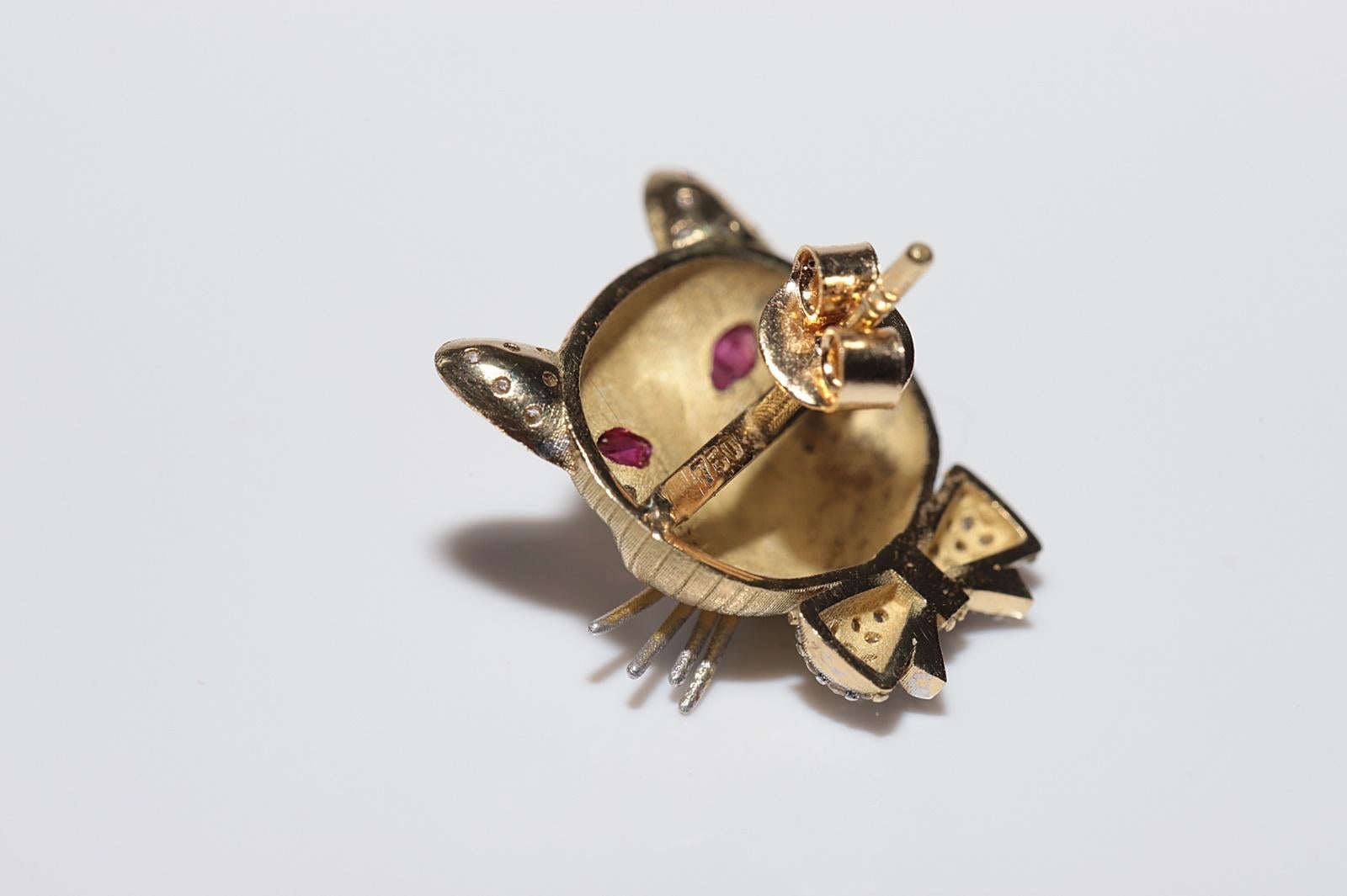 New Made 18k Gold Natural Diamond And Ruby Decorated Cat Design Stud Earring For Sale 7