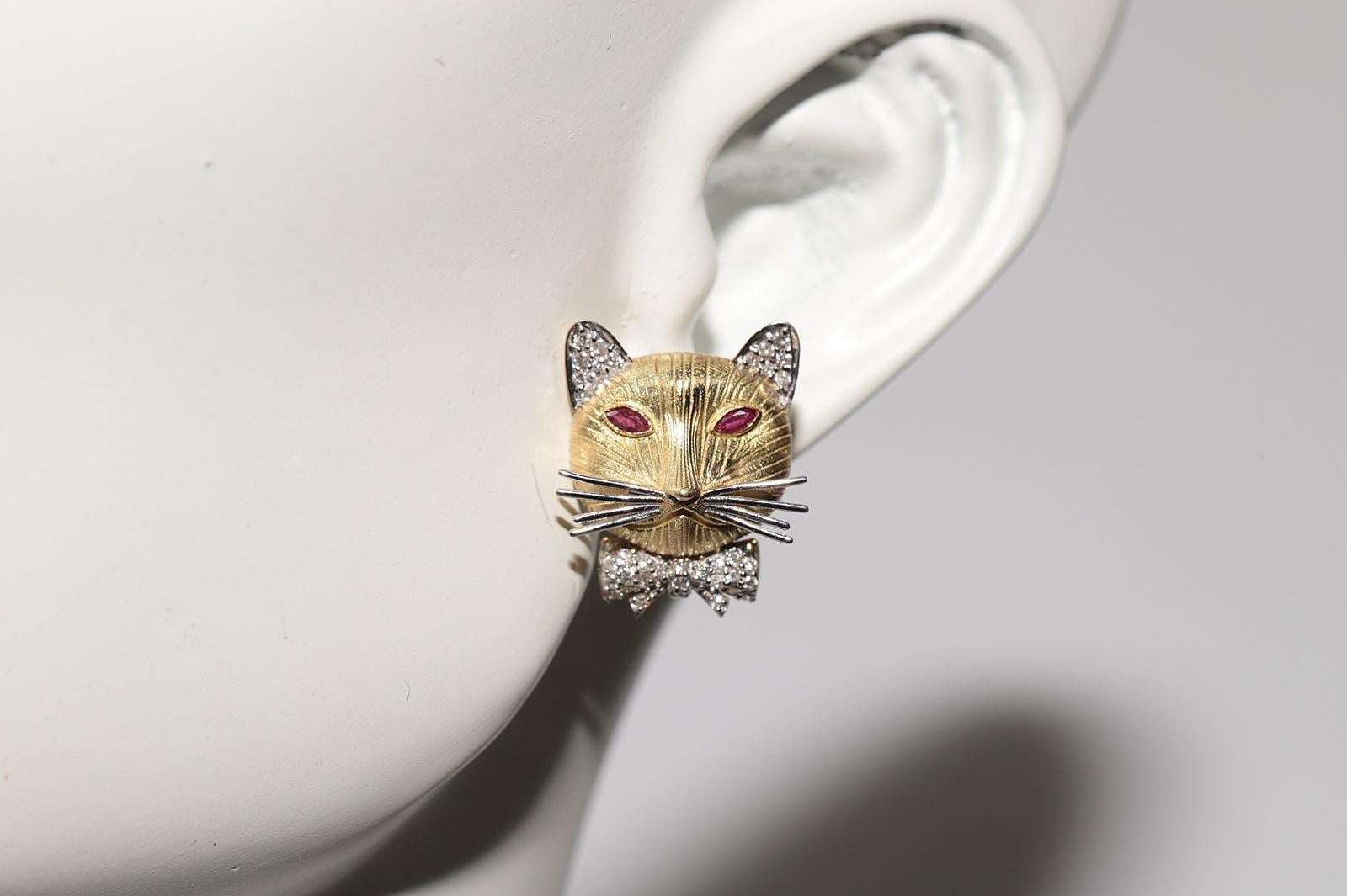 New Made 18k Gold Natural Diamond And Ruby Decorated Cat Design Stud Earring For Sale 9