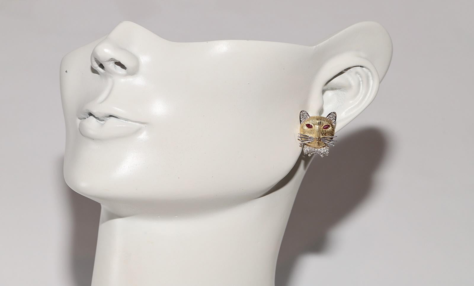 New Made 18k Gold Natural Diamond And Ruby Decorated Cat Design Stud Earring For Sale 10