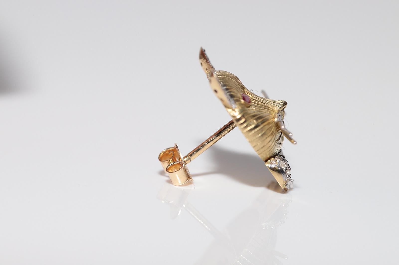 Women's or Men's New Made 18k Gold Natural Diamond And Ruby Decorated Cat Design Stud Earring For Sale