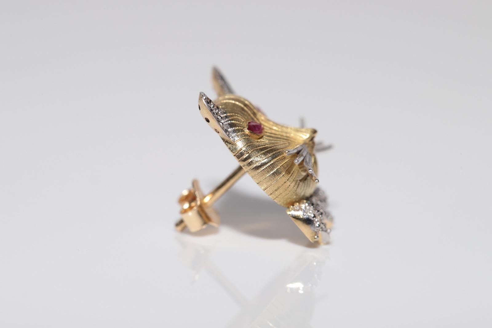 New Made 18k Gold Natural Diamond And Ruby Decorated Cat Design Stud Earring For Sale 1