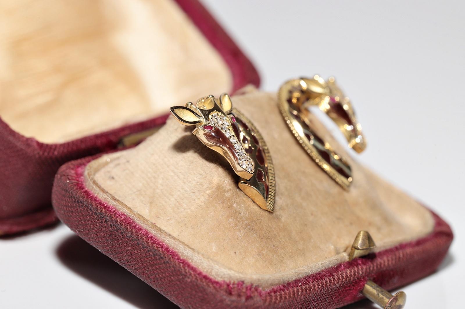 Moderne New Made Boucle d'oreille Girafe en or 18k, diamant naturel et rubis émaillé en vente