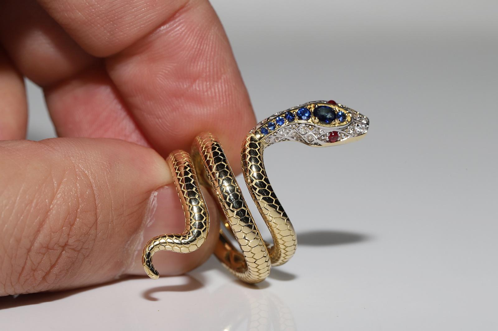 New Made 18k Gold Natural Diamond And Sapphire And Ruby Snake Ring  In New Condition For Sale In Fatih/İstanbul, 34