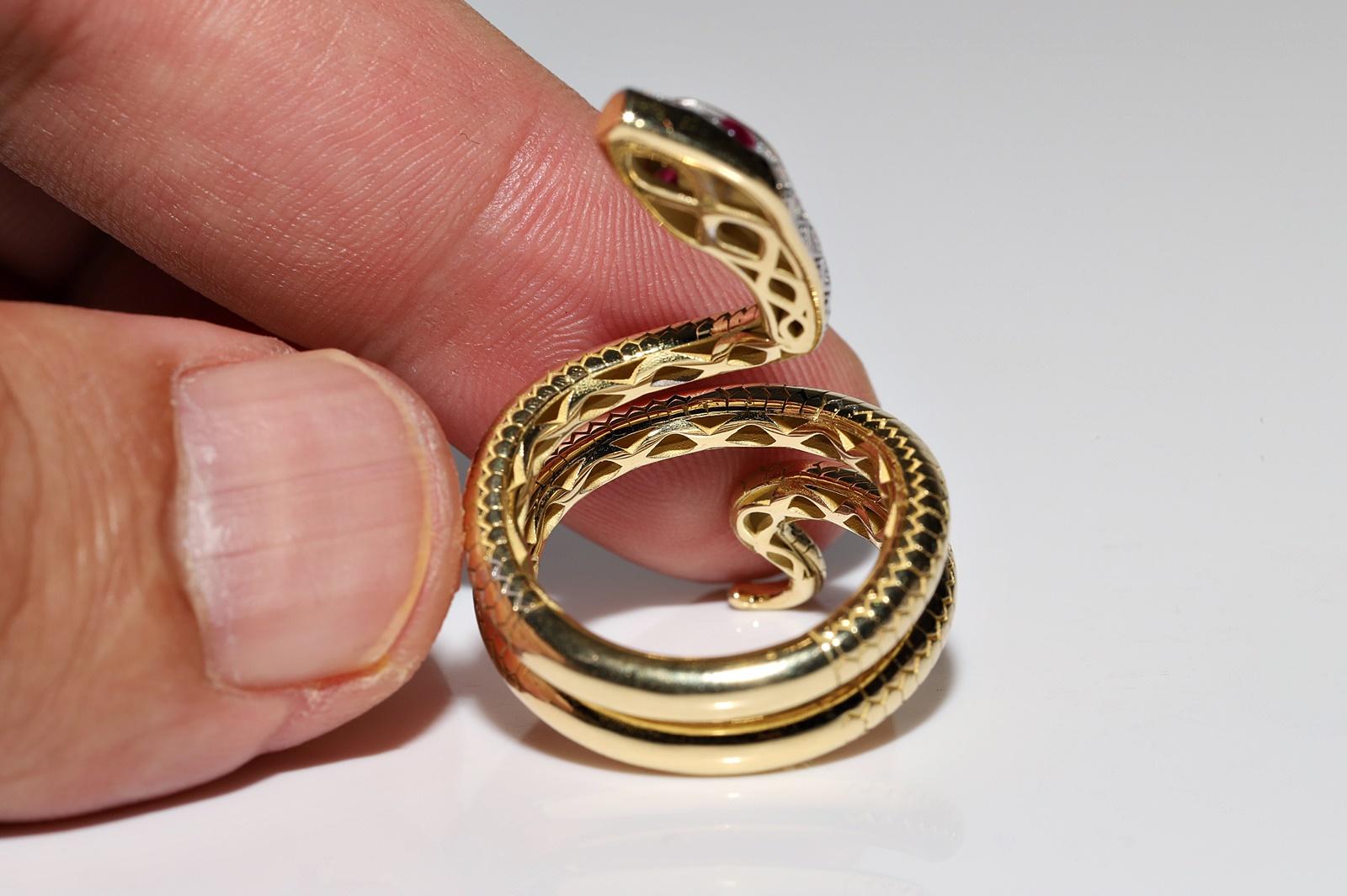 Bague serpent en or 18 carats, avec diamants naturels, saphirs et rubis en vente 3