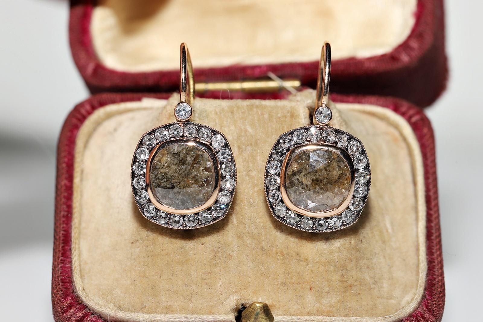 En muy buen estado.
El peso total es de 9,5 gramos.
Totalmente es principal Diamante talla rosa natural marrón 3,04 ct.
Totalmente es diamante talla brillante lateral 1.09 ct.
El diamante de talla brillante lateral es de color H y claridad vs-s1.
La
