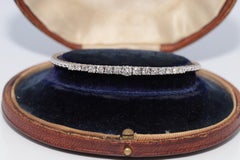 Pulsera brazalete de oro de 18 quilates decorada con diamantes naturales