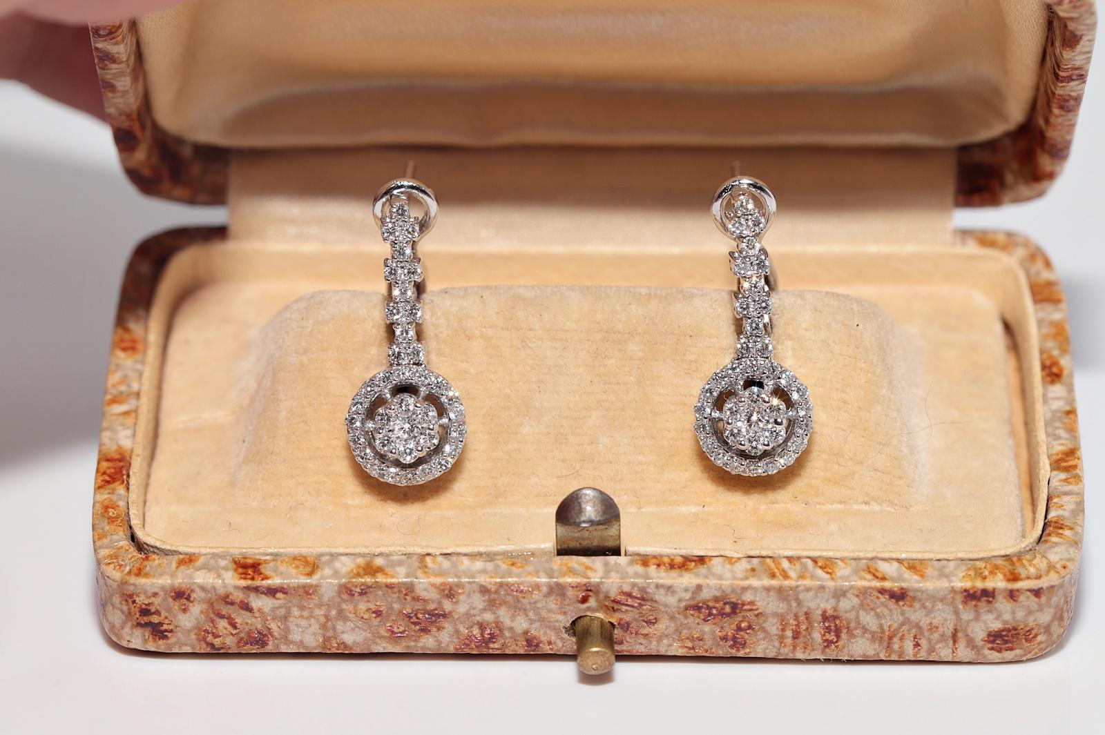 In sehr gutem Zustand.
Das Gesamtgewicht beträgt 6.2 Gramm.
Insgesamt ist Diamant 0,85 ct.
Der Diamant hat die Farbe H und die Reinheit vs1.
Die Schachtel ist nicht enthalten.
Bitte kontaktieren Sie uns bei Fragen.