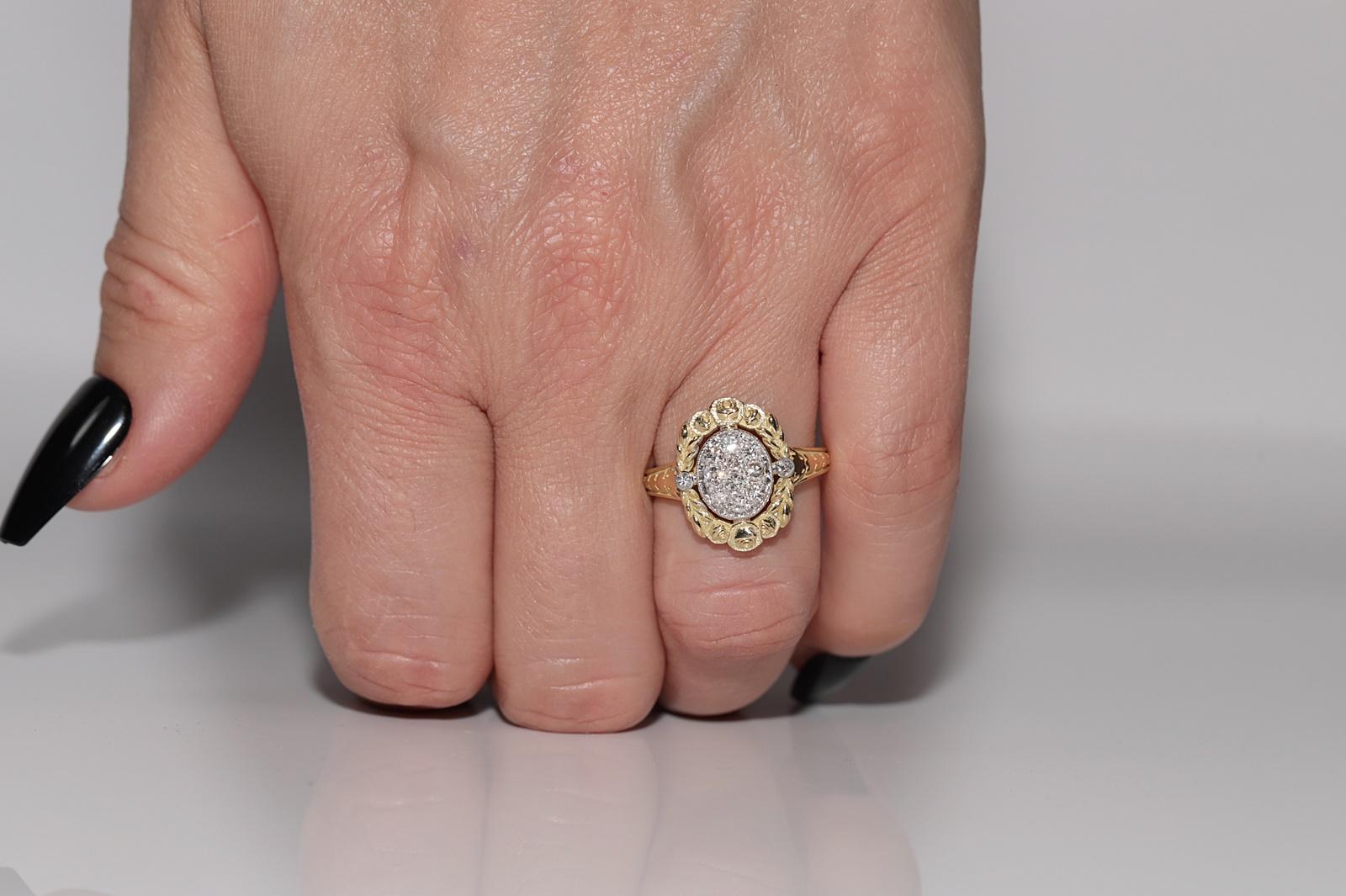 Anillo de oro de 18 quilates con diseño de flores decorado con diamantes naturales en venta 7