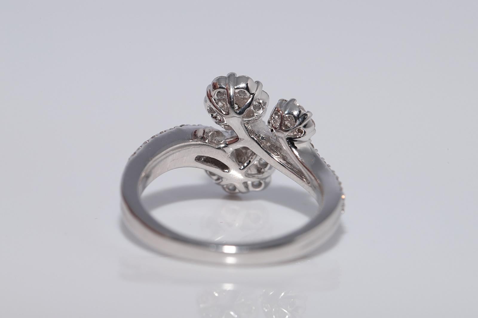 Anello di nuova fabbricazione in oro 18k con diamanti naturali e fiori decorati in vendita 8