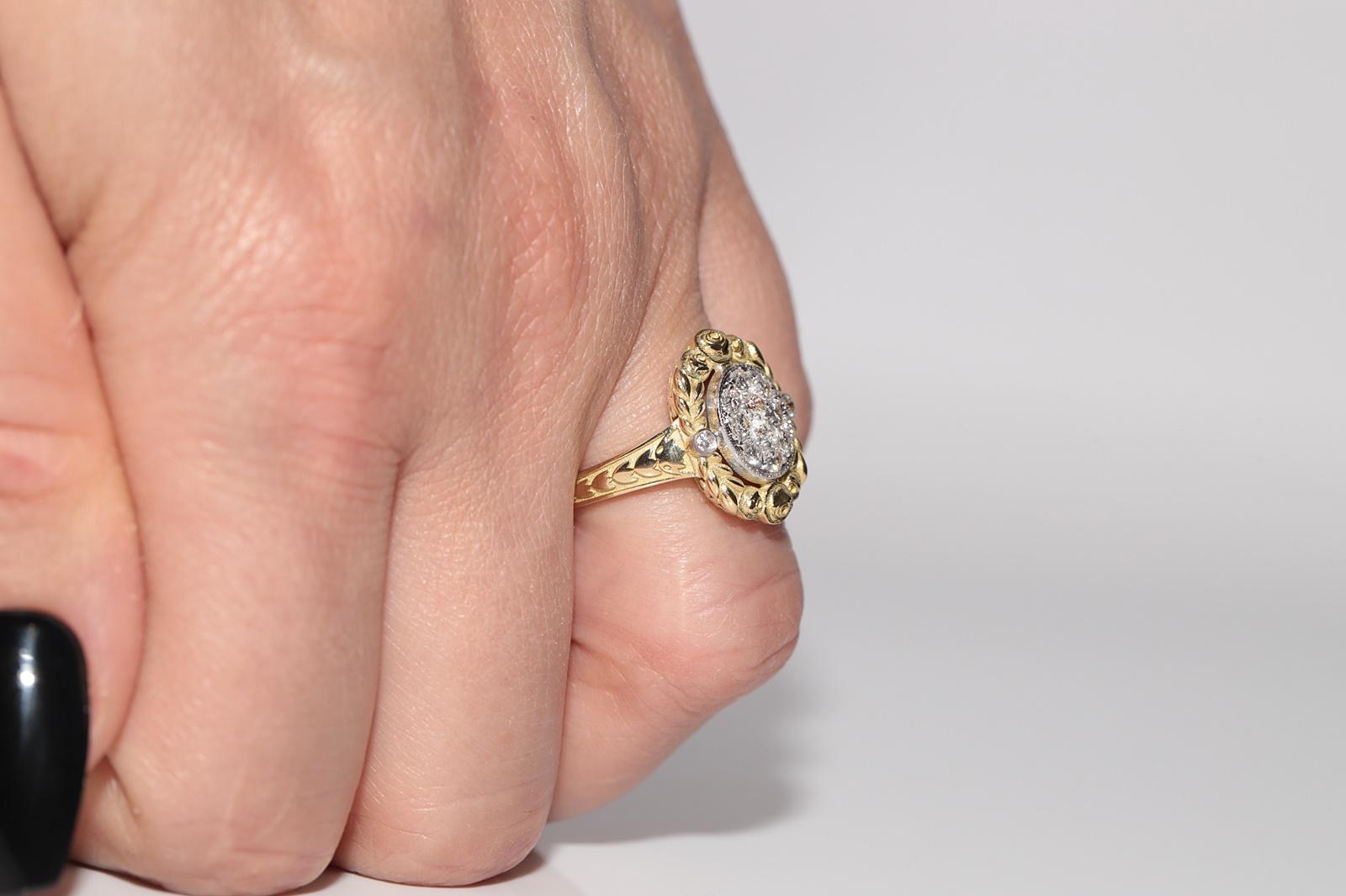 Anillo de oro de 18 quilates con diseño de flores decorado con diamantes naturales en venta 9