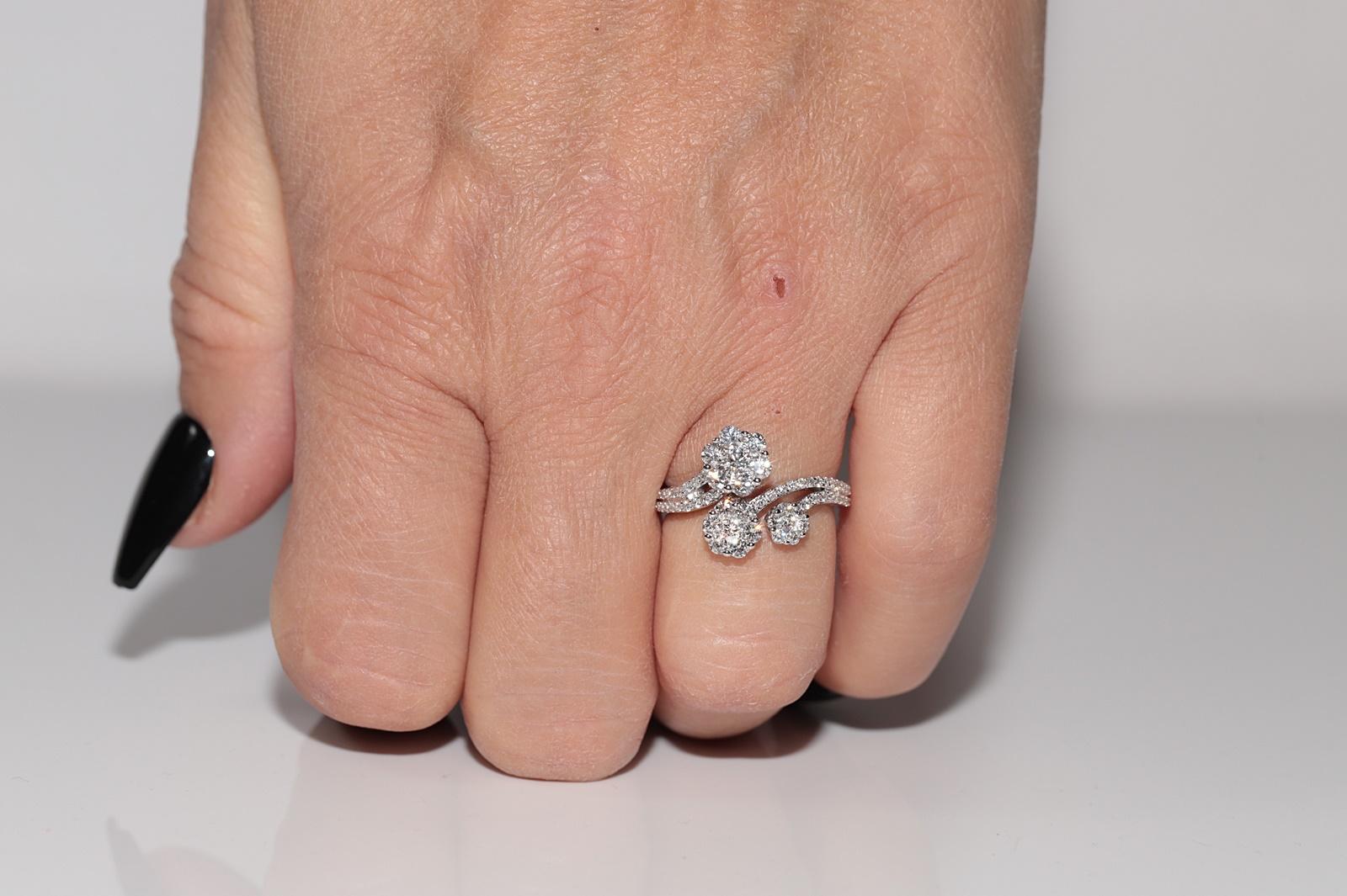 Anello di nuova fabbricazione in oro 18k con diamanti naturali e fiori decorati in vendita 11