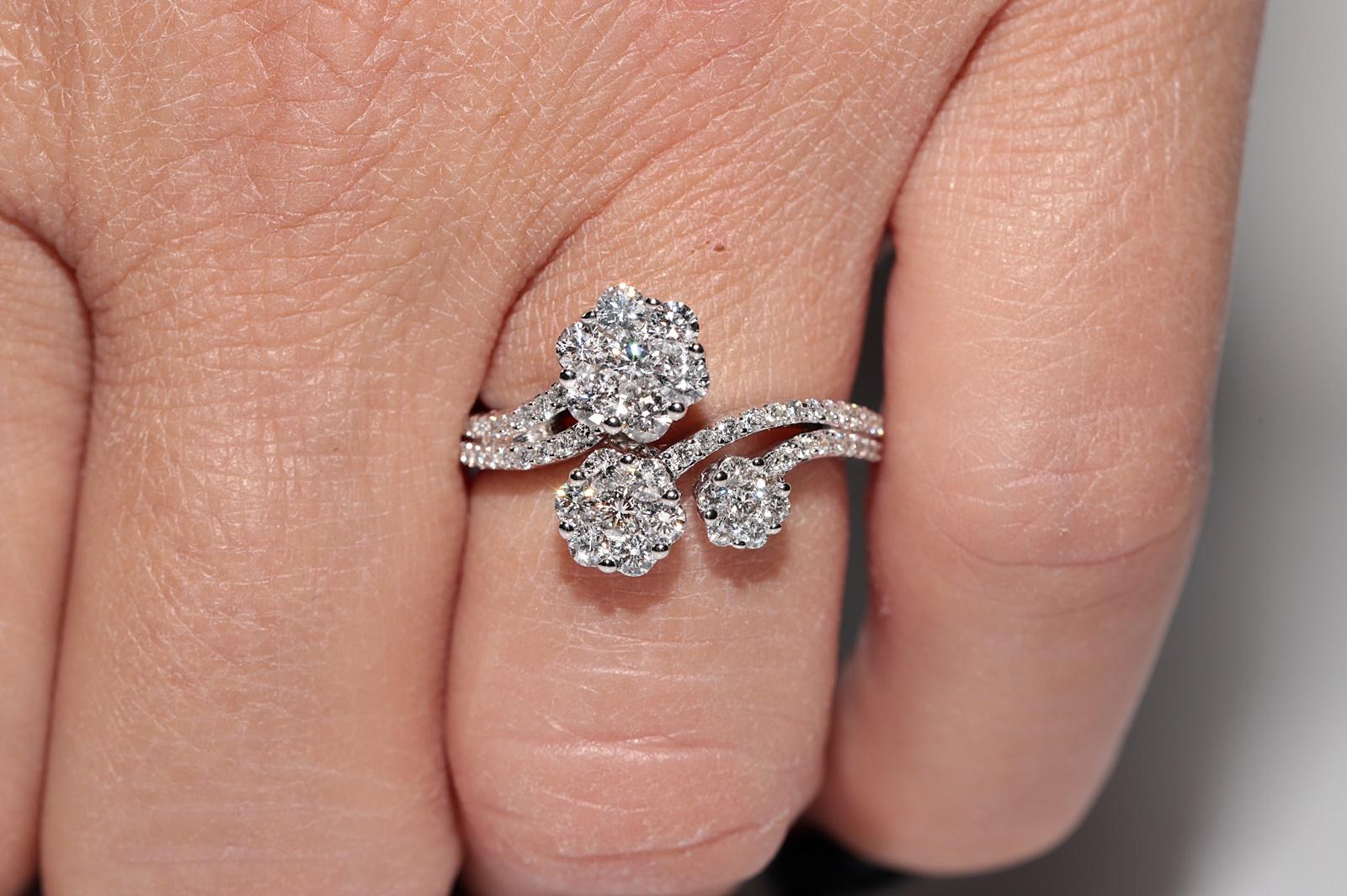 Anello di nuova fabbricazione in oro 18k con diamanti naturali e fiori decorati in vendita 12