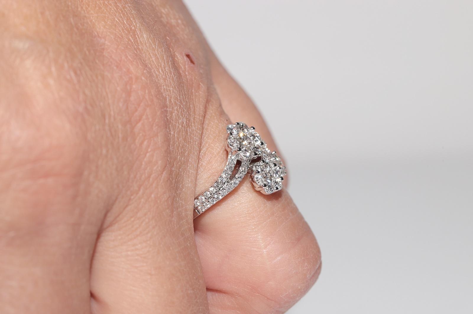 Anello di nuova fabbricazione in oro 18k con diamanti naturali e fiori decorati in vendita 13