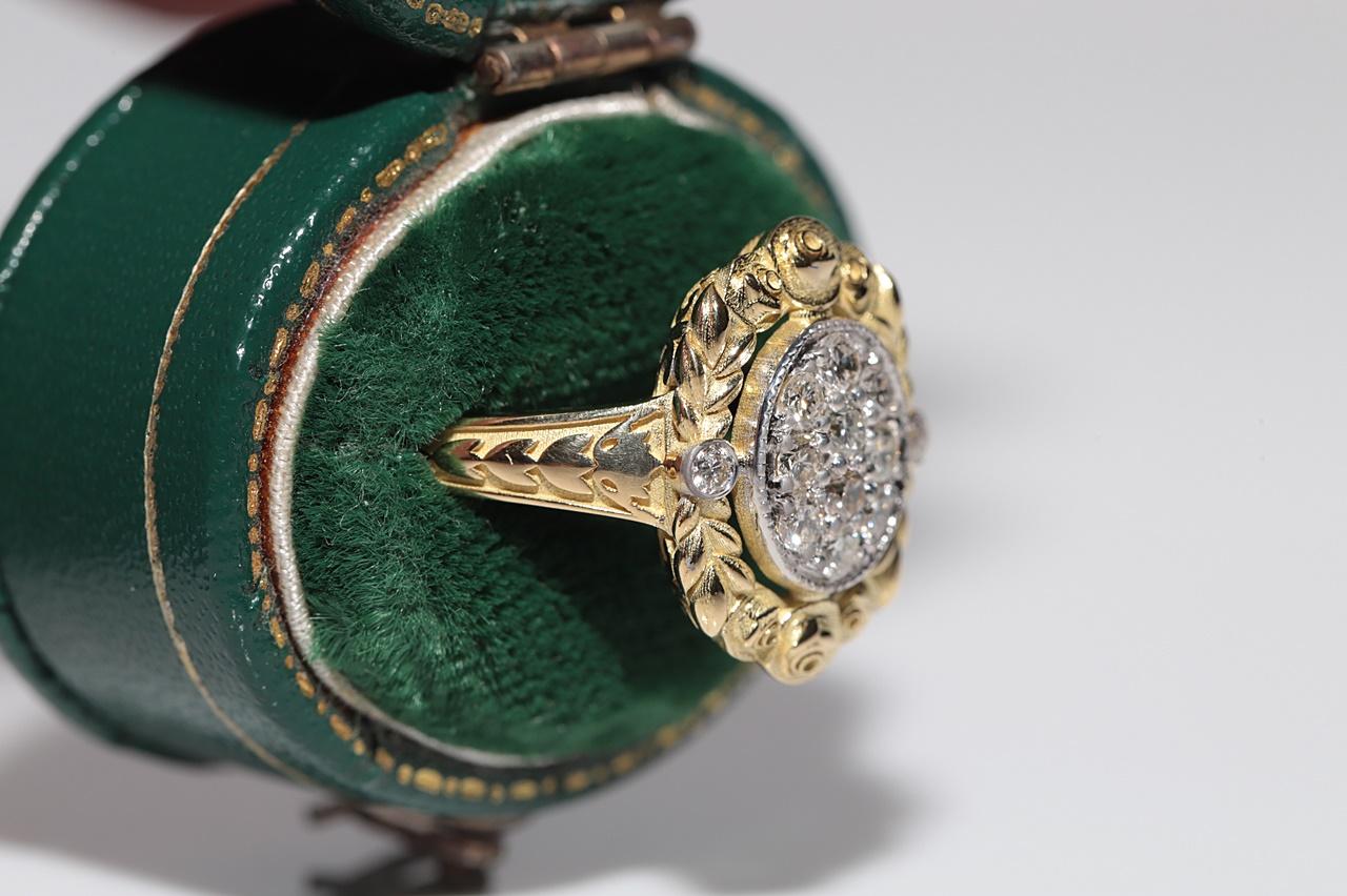 Anillo de oro de 18 quilates con diseño de flores decorado con diamantes naturales Moderno en venta