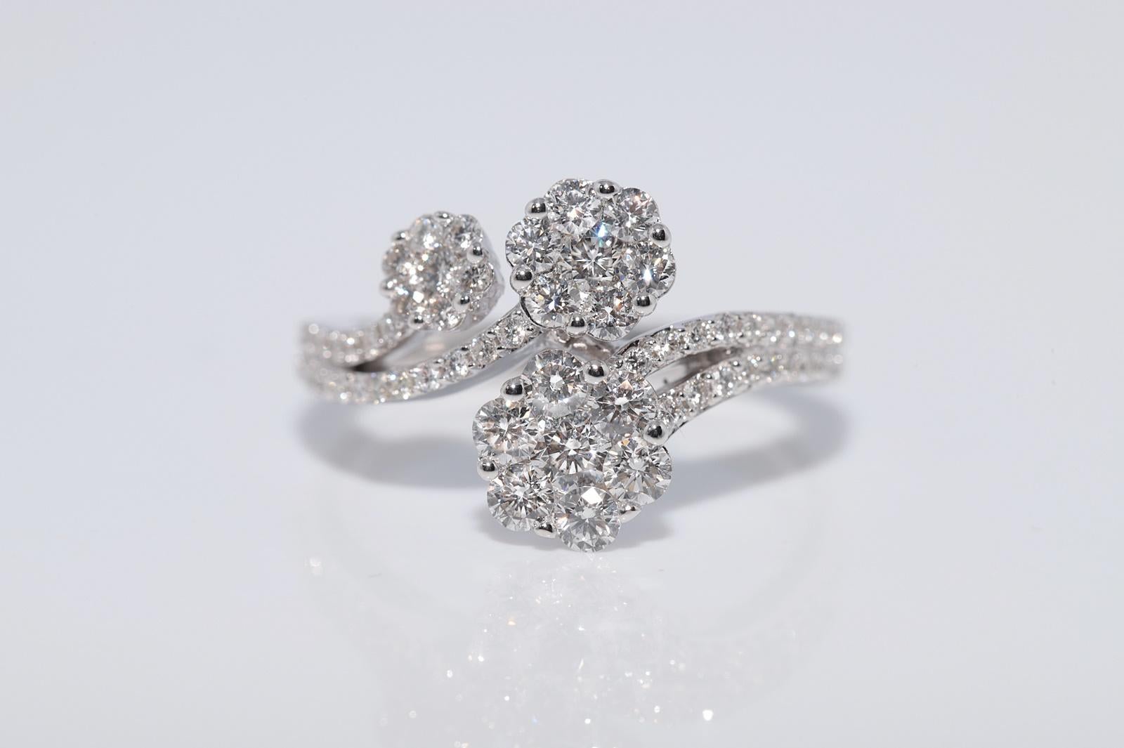 Taglio brillante Anello di nuova fabbricazione in oro 18k con diamanti naturali e fiori decorati in vendita