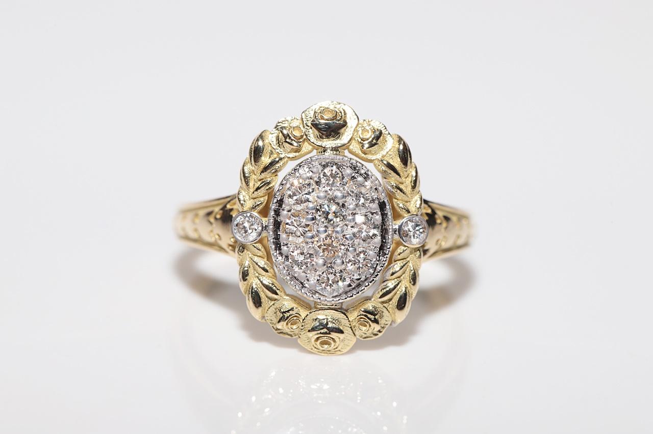 Anillo de oro de 18 quilates con diseño de flores decorado con diamantes naturales Corte único en venta