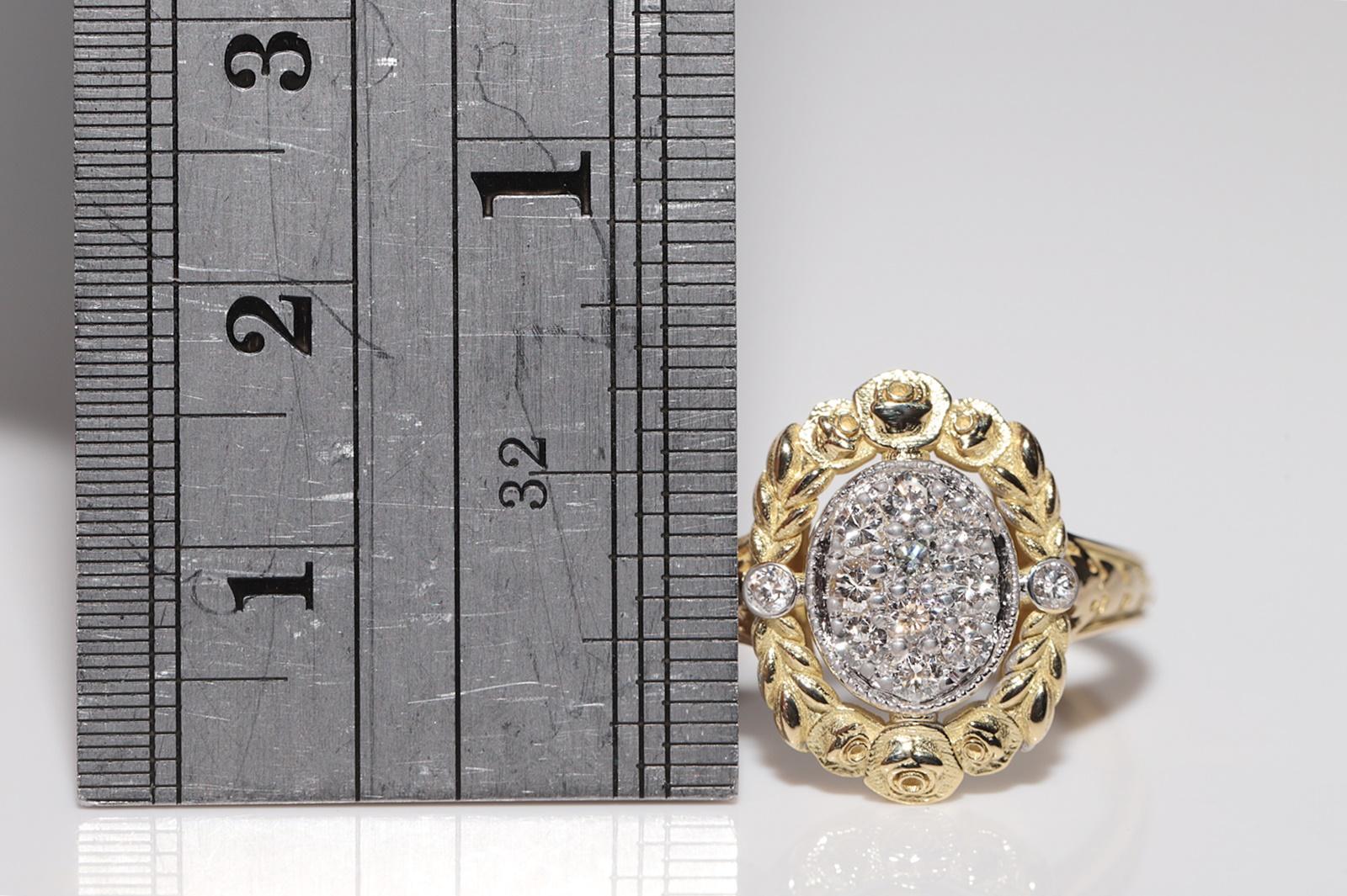 Anillo de oro de 18 quilates con diseño de flores decorado con diamantes naturales en venta 3