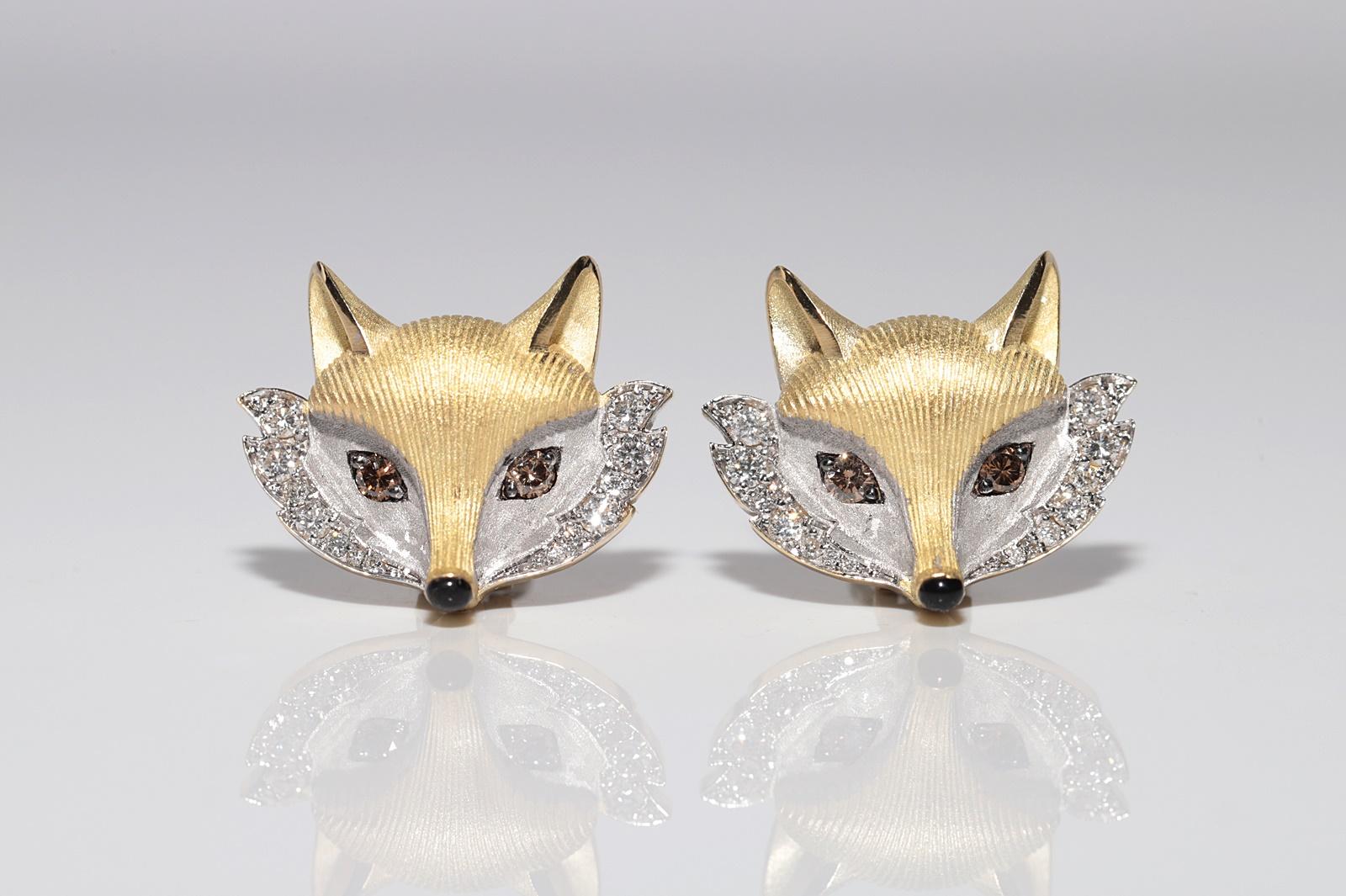 En muy buen estado.
El peso total es de 13,5 gramos.
Totalmente es diamante marrón 0,25 ct.
Totalmente es diamante blanco 0,55 ct.
El diamante blanco es de color G-H y claridad vvs-vs.
Ponte en contacto para cualquier pregunta.